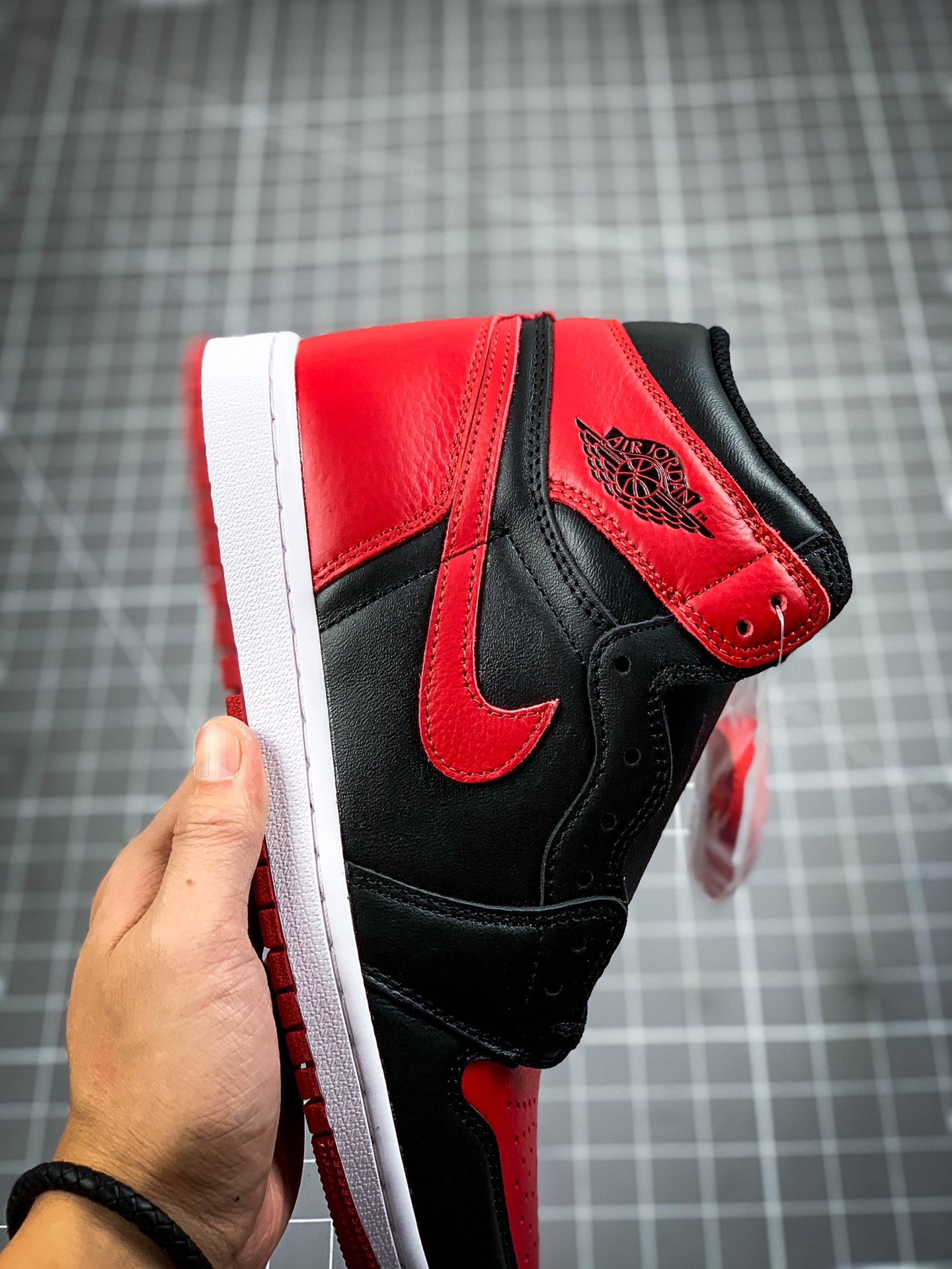 240 乔丹/Air Jordan AJ1 aj1 乔丹1代 乔1 乔丹1代高帮系列 Air Jordan 1 MID 555088-001