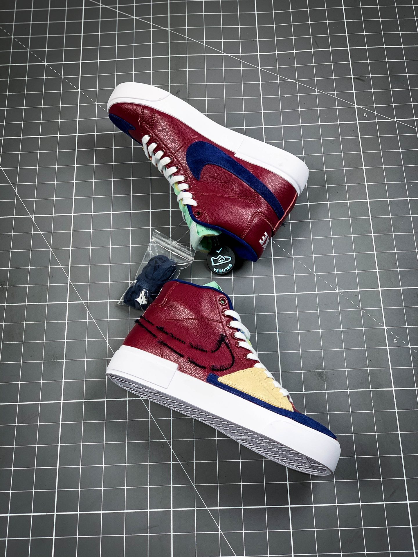 240 Nike SB Blazer Mid Edge “Team Red” 解构拆钩补丁风开拓者高帮 DA2189-600