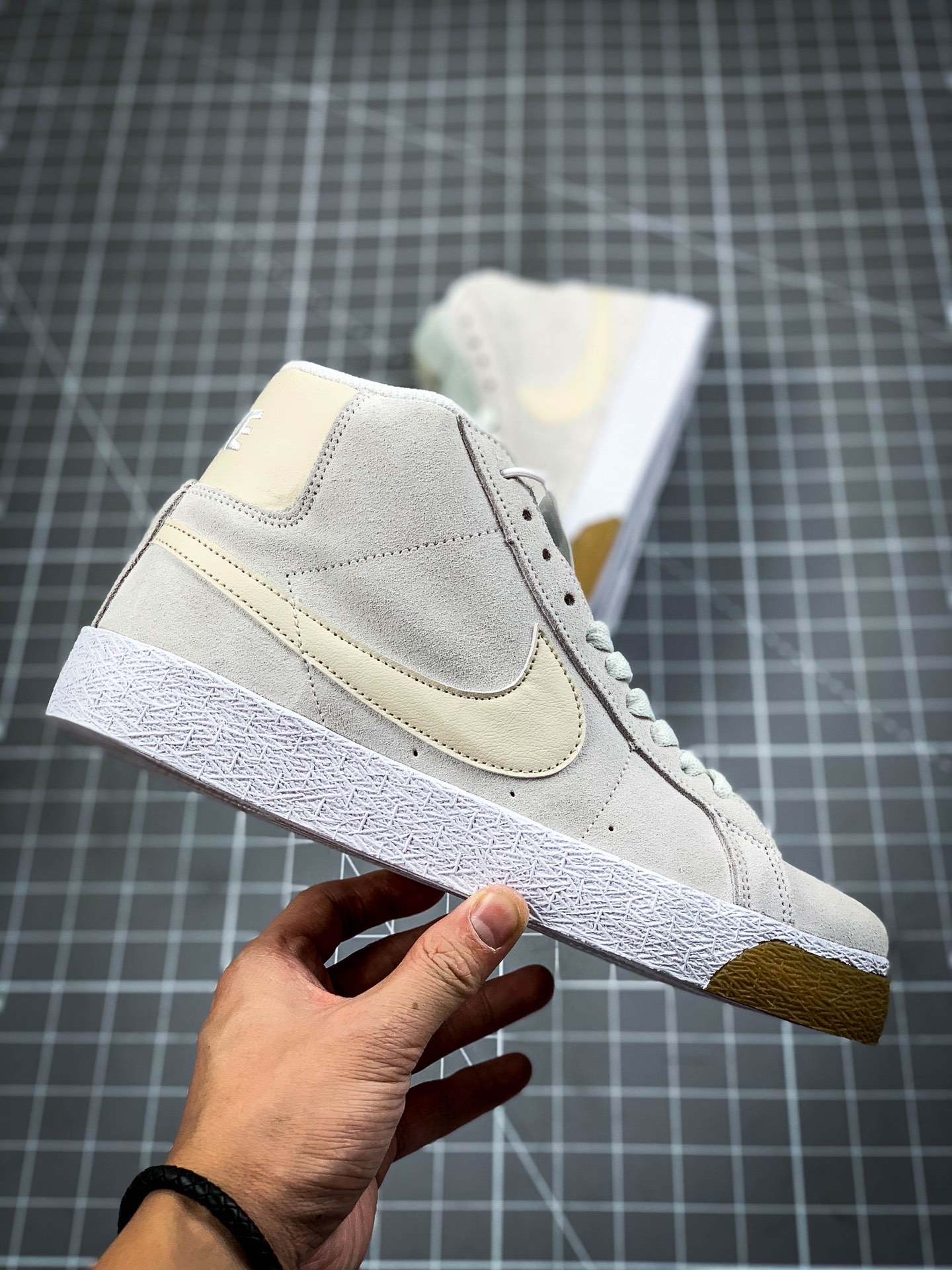 180 公司级#耐克Nike Blazer Mid 灰白/红白 开拓者系列 864349-005