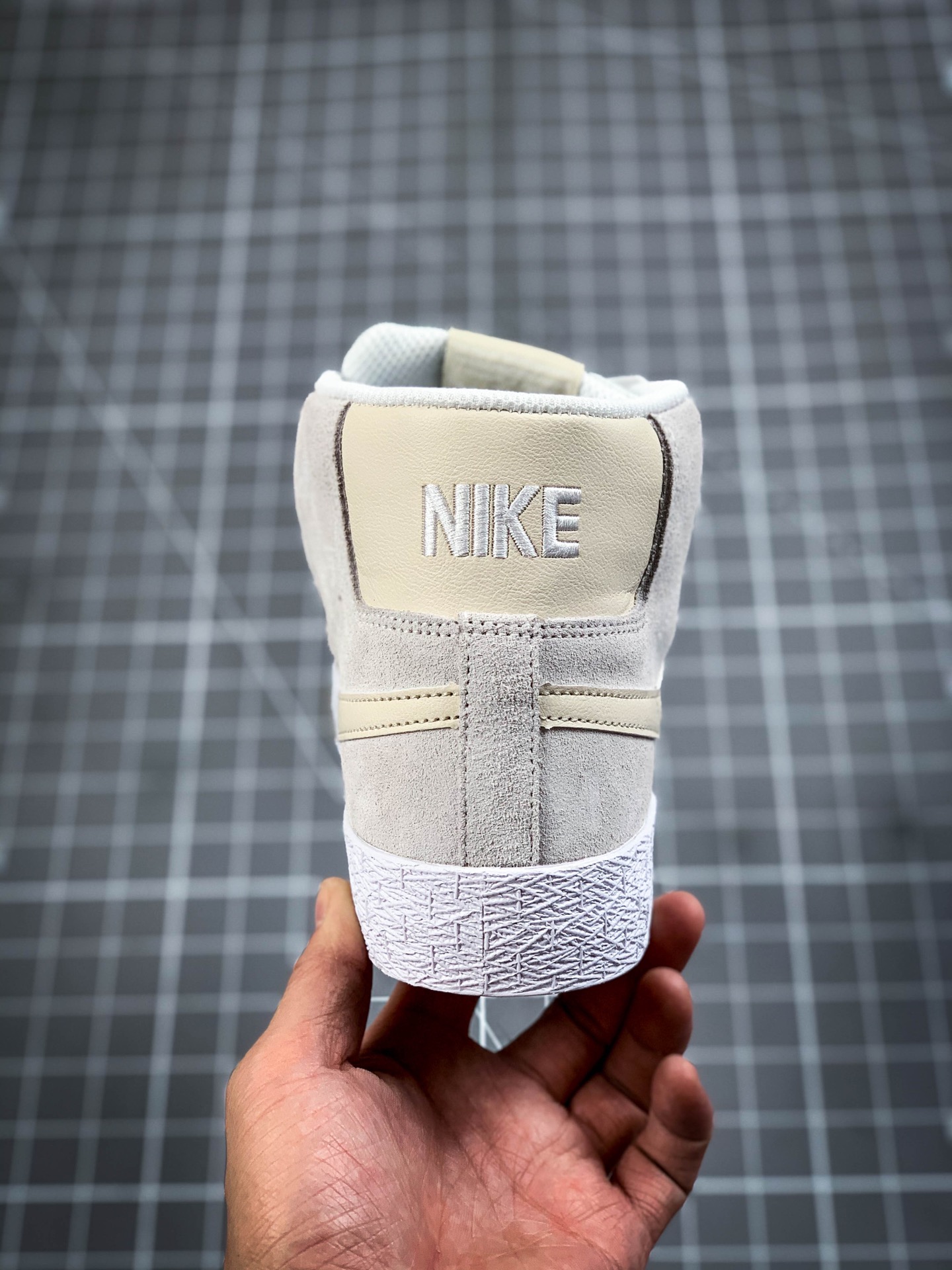 180 公司级#耐克Nike Blazer Mid 灰白/红白 开拓者系列 864349-005