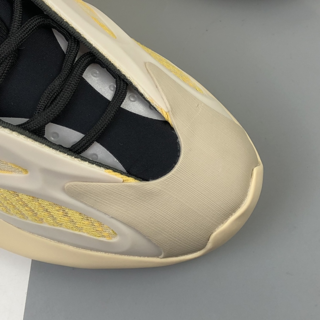 200 Kanye West x Adidas Yeezy Boost Foam Runner 700 V3 低帮复古休闲运动穿搭慢跑鞋 G54866