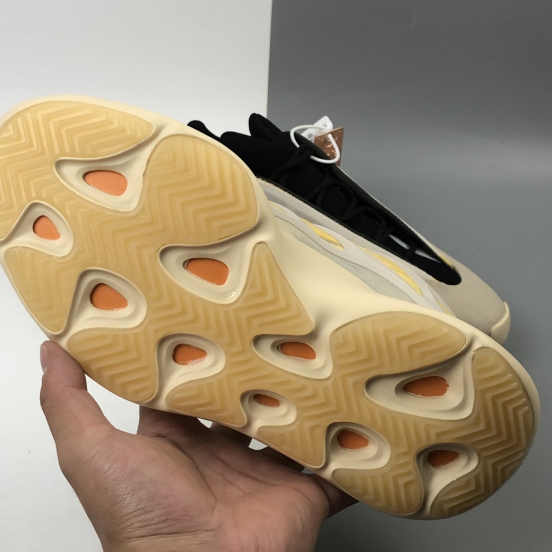 200 Kanye West x Adidas Yeezy Boost Foam Runner 700 V3 低帮复古休闲运动穿搭慢跑鞋 G54866