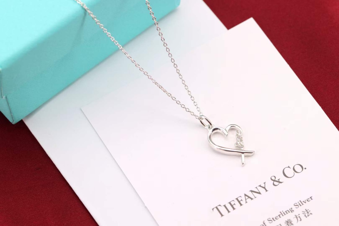 Tiffany & Co. 1⃣ Tiffany&Co. 纯银 爱心Love项链