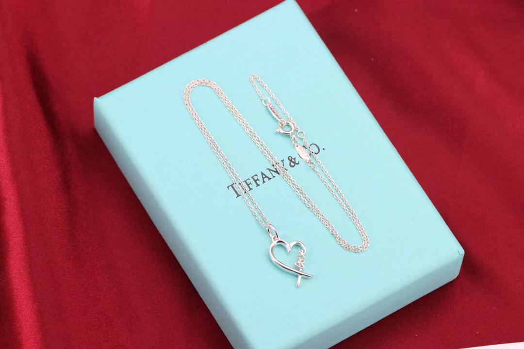 Tiffany & Co. 1⃣ Tiffany&Co. 纯银 爱心Love项链