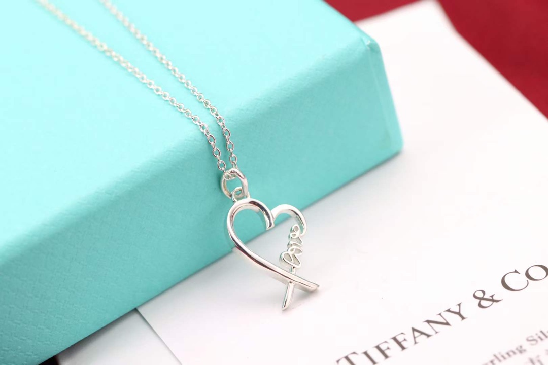 Tiffany & Co. 1⃣ Tiffany&Co. 纯银 爱心Love项链