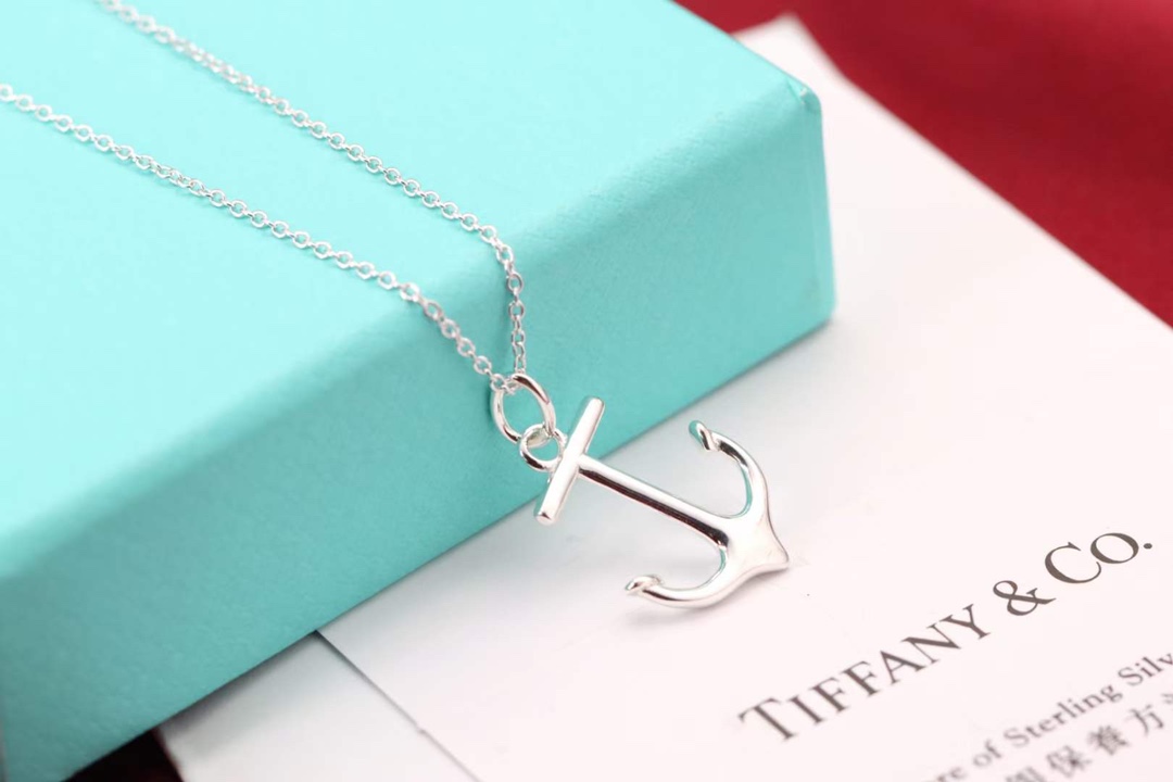 Tiffany & Co. 1⃣ Tiffany&Co. 纯银 爱心Love项链