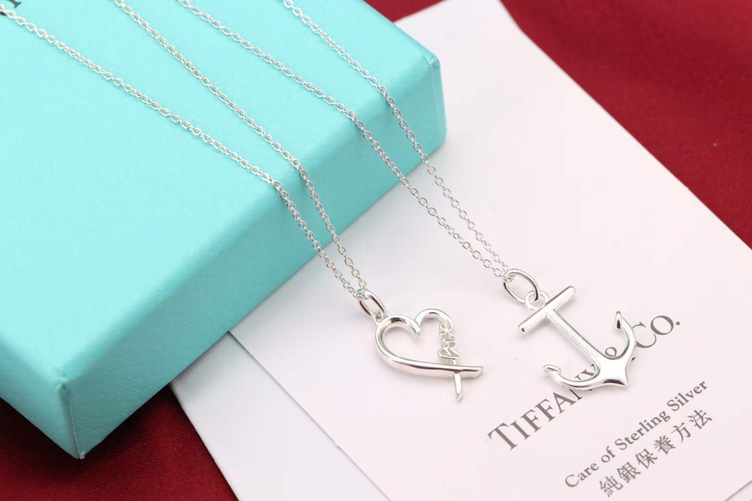 Tiffany & Co. 1⃣ Tiffany&Co. 纯银 爱心Love项链