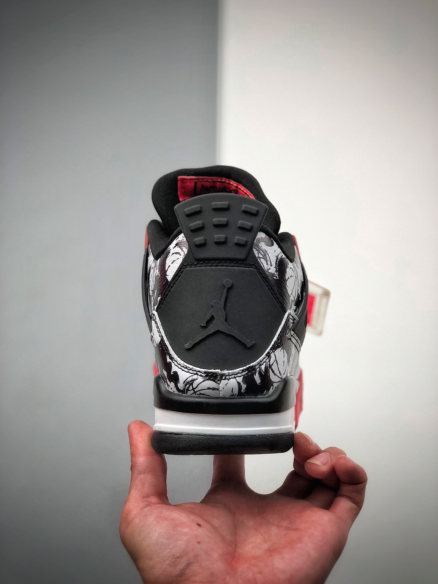 200  Air Jordan 4 Retro SBGLOY Tattoo 黑白涂鸦 AJ4 乔丹4代 aj4 乔4 BQ0897-006
