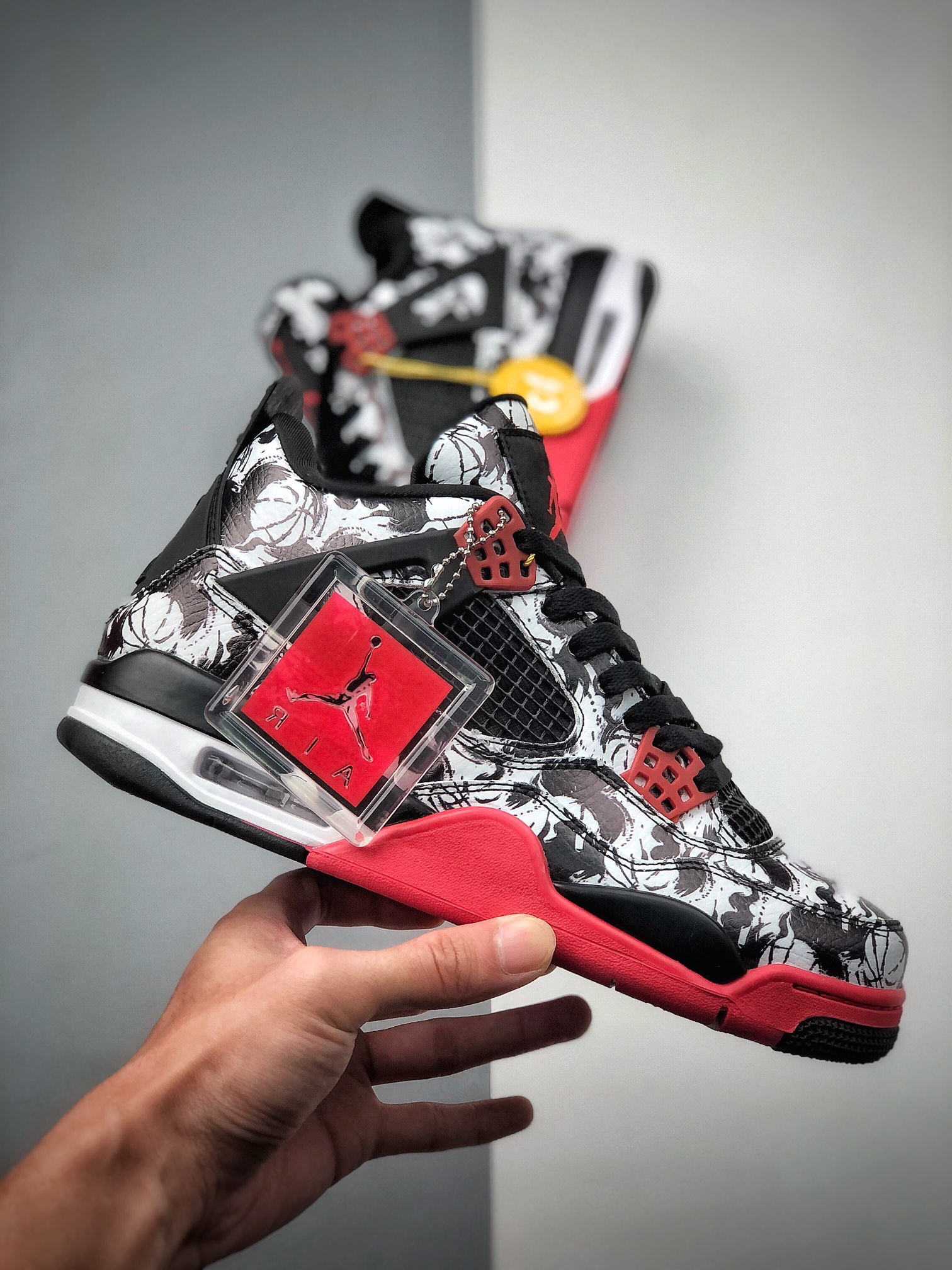 200  Air Jordan 4 Retro SBGLOY Tattoo 黑白涂鸦 AJ4 乔丹4代 aj4 乔4 BQ0897-006