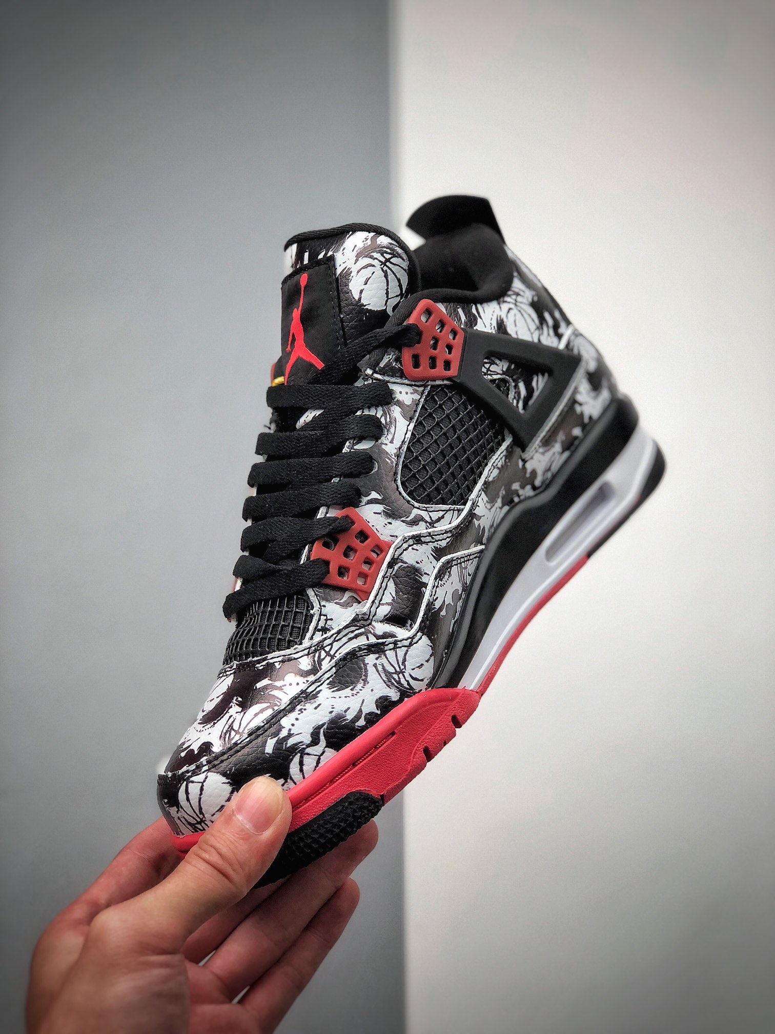 200  Air Jordan 4 Retro SBGLOY Tattoo 黑白涂鸦 AJ4 乔丹4代 aj4 乔4 BQ0897-006
