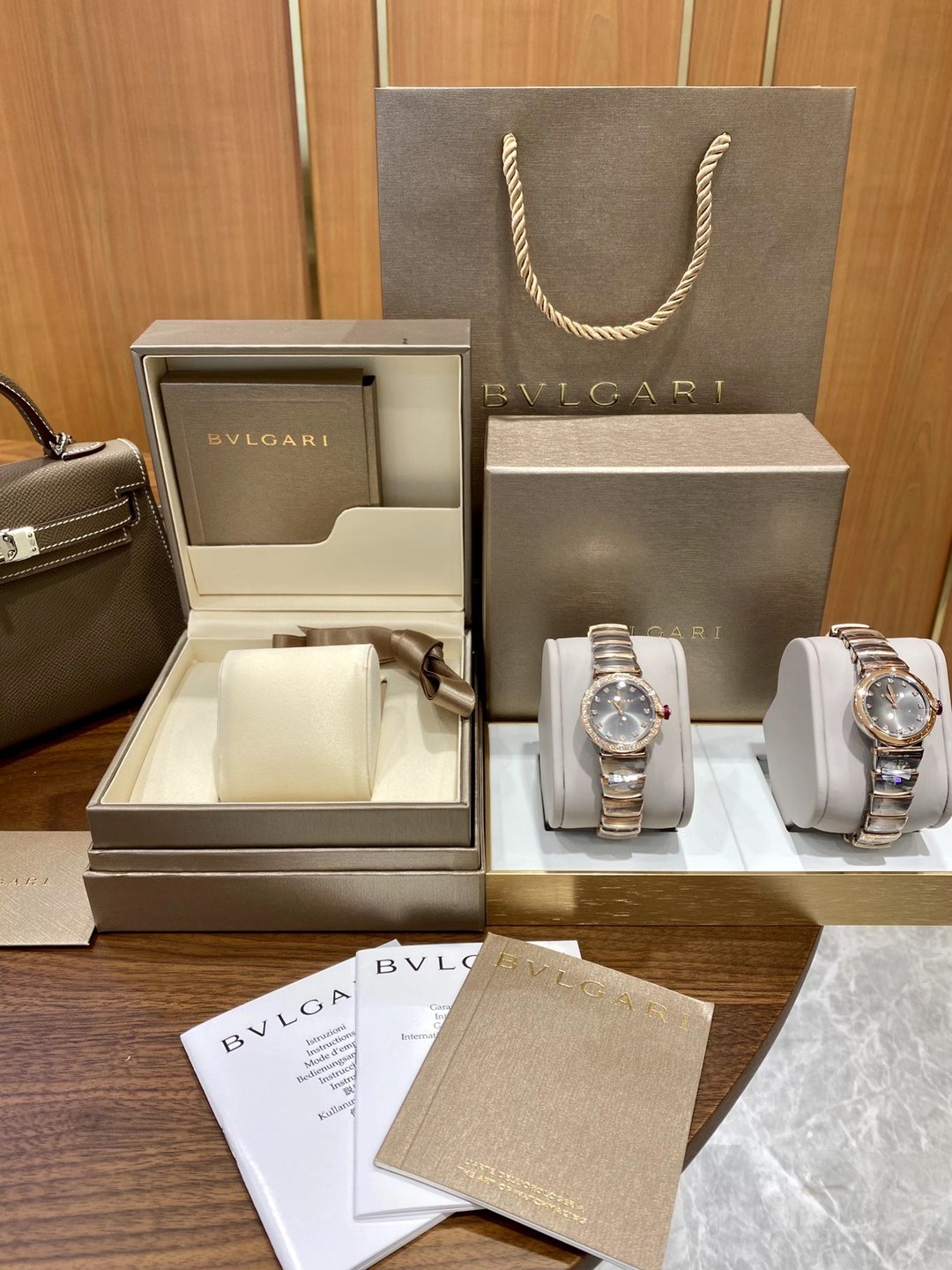 Bvlgari 宝格丽LVCEA 系列腕表 被赋予“光的化身” 腕表 细节方面