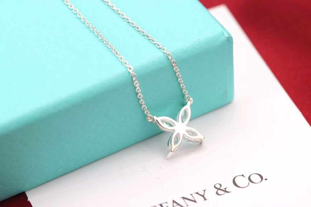 Tiffany & Co. Tiffany&Co. Victoria系列 四叶草项链