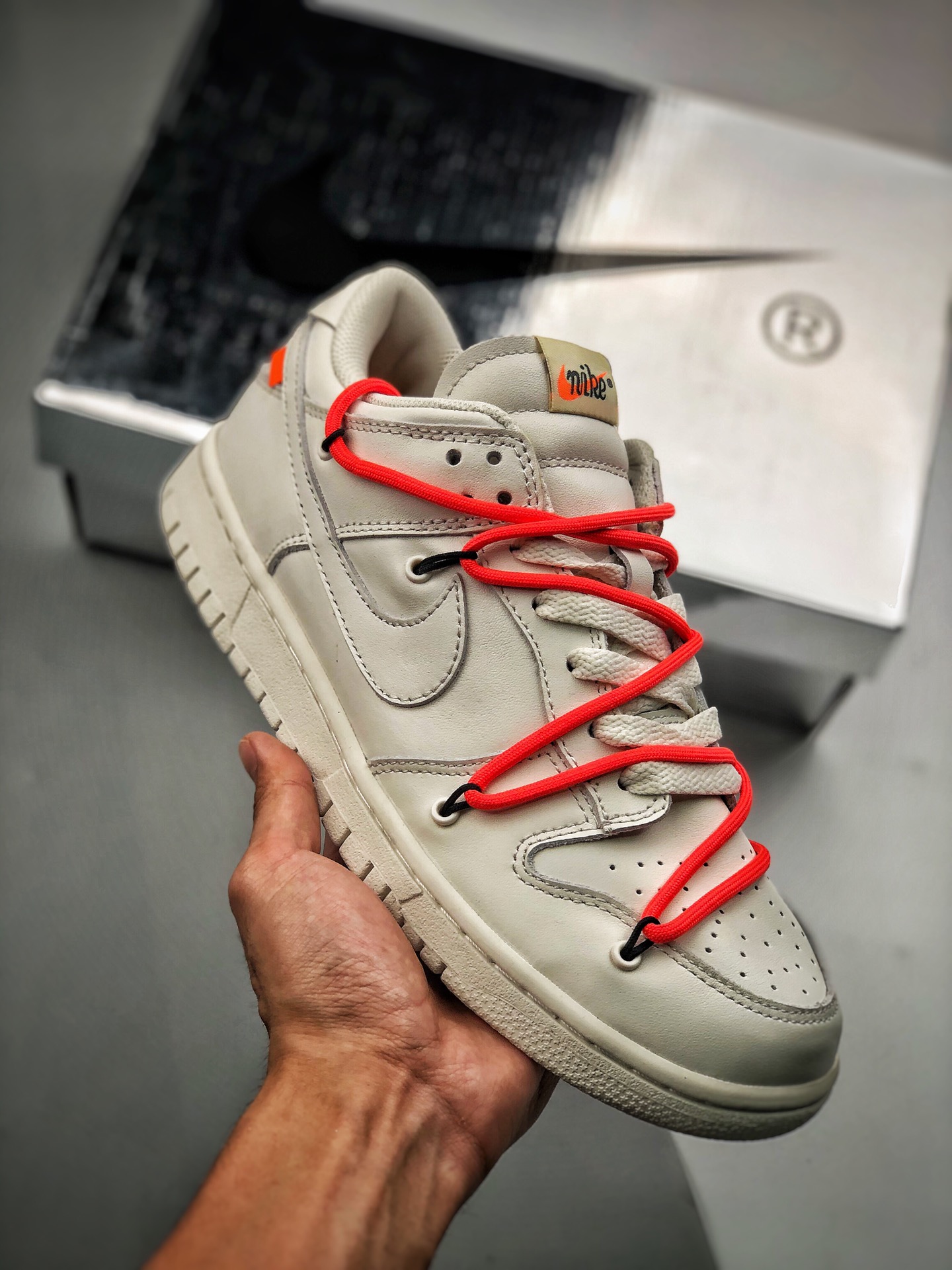 Off-White x SB Dunk OW colaboración, color gris blanco crema, fotos reales del lanzamiento inicial, cordones, etiqueta …