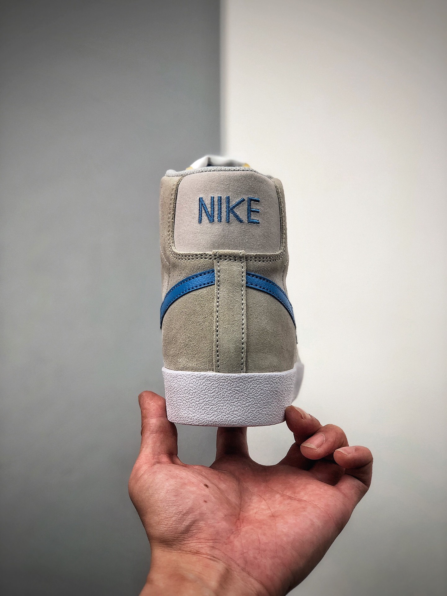 180  公司级 Nike Blazer Mid '77 开拓者高帮百搭休闲板鞋CV8927-001