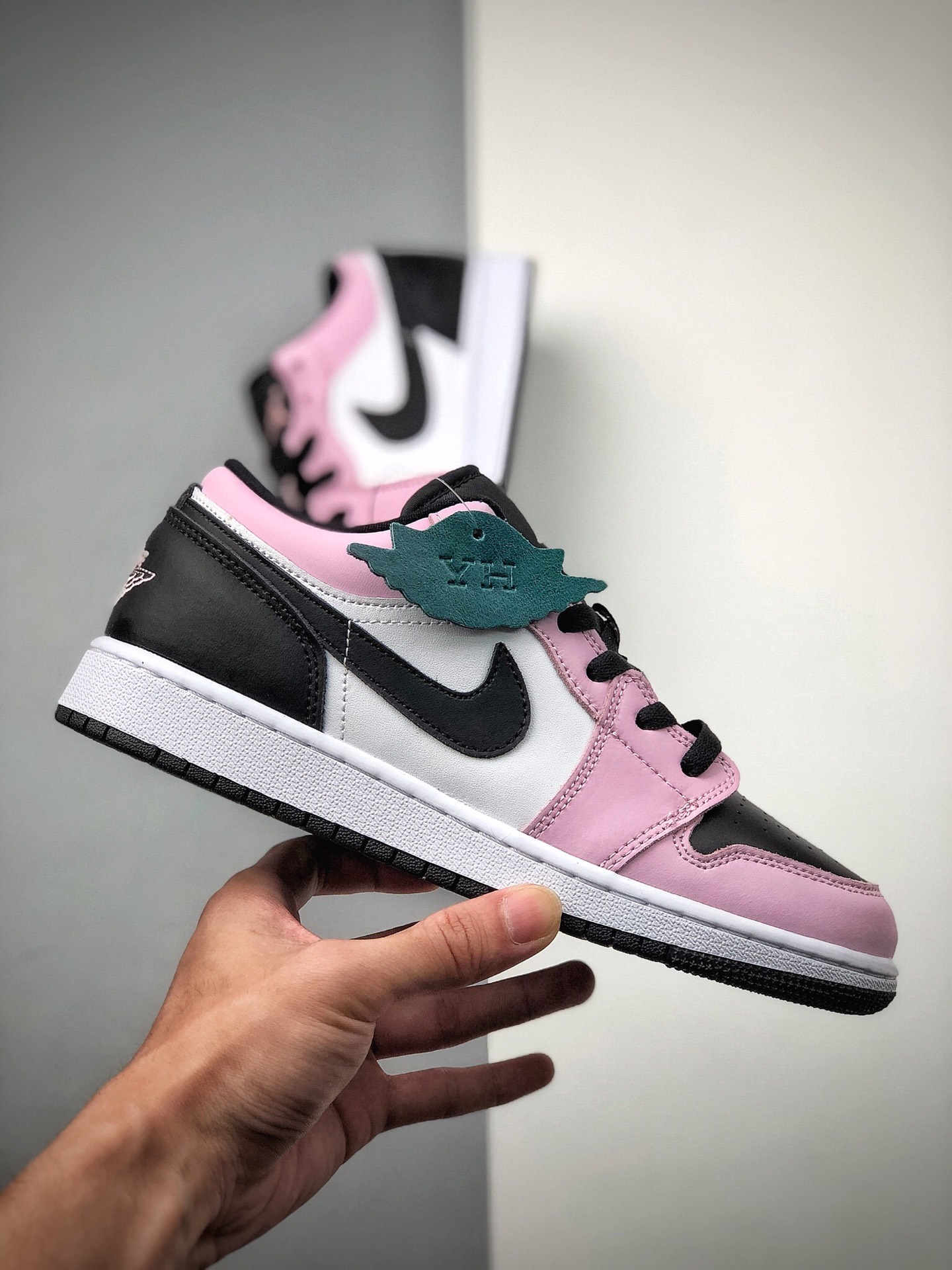 200   Air Jordan 1 Low GS “Light Arctic Pink”粉白熊猫鞋554723-601