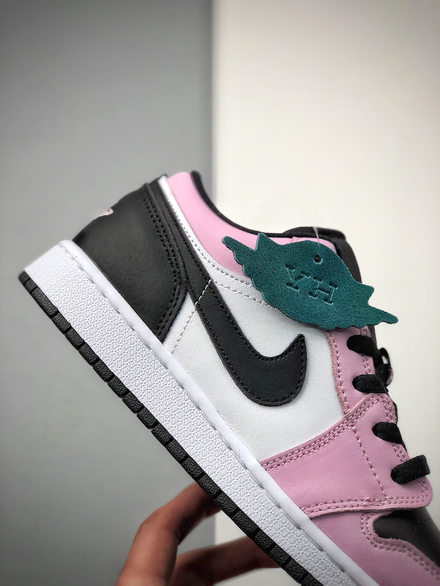 200   Air Jordan 1 Low GS “Light Arctic Pink”粉白熊猫鞋554723-601