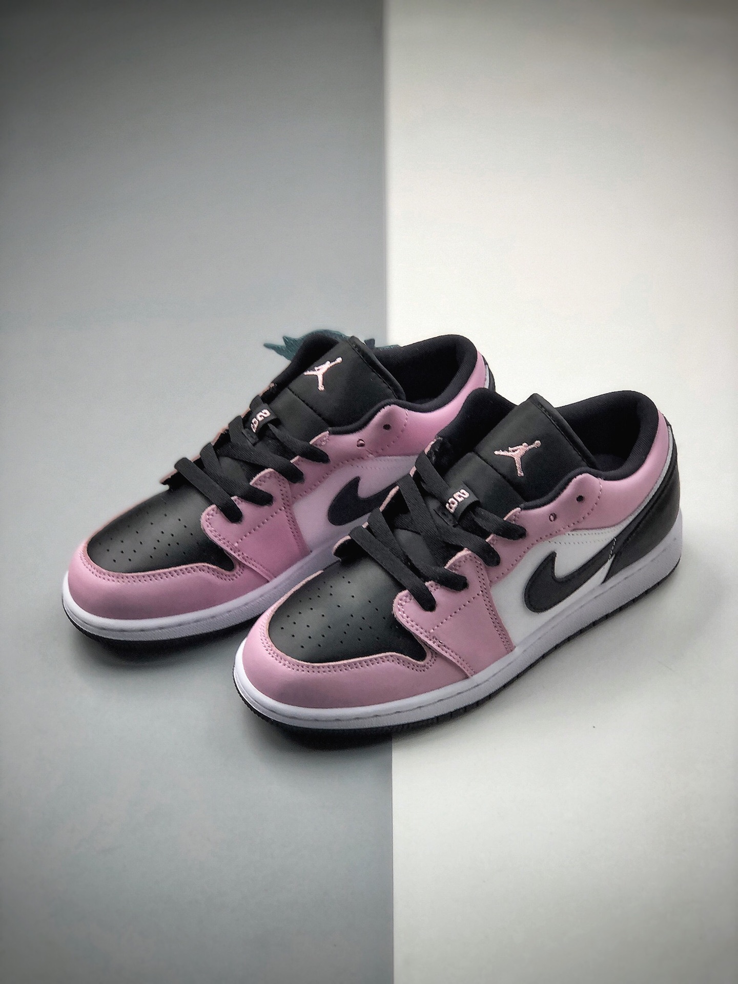 200   Air Jordan 1 Low GS “Light Arctic Pink”粉白熊猫鞋554723-601