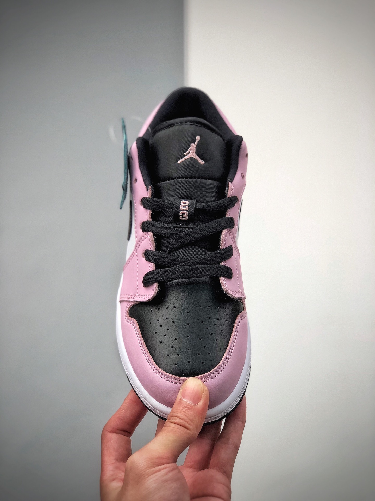 200   Air Jordan 1 Low GS “Light Arctic Pink”粉白熊猫鞋554723-601