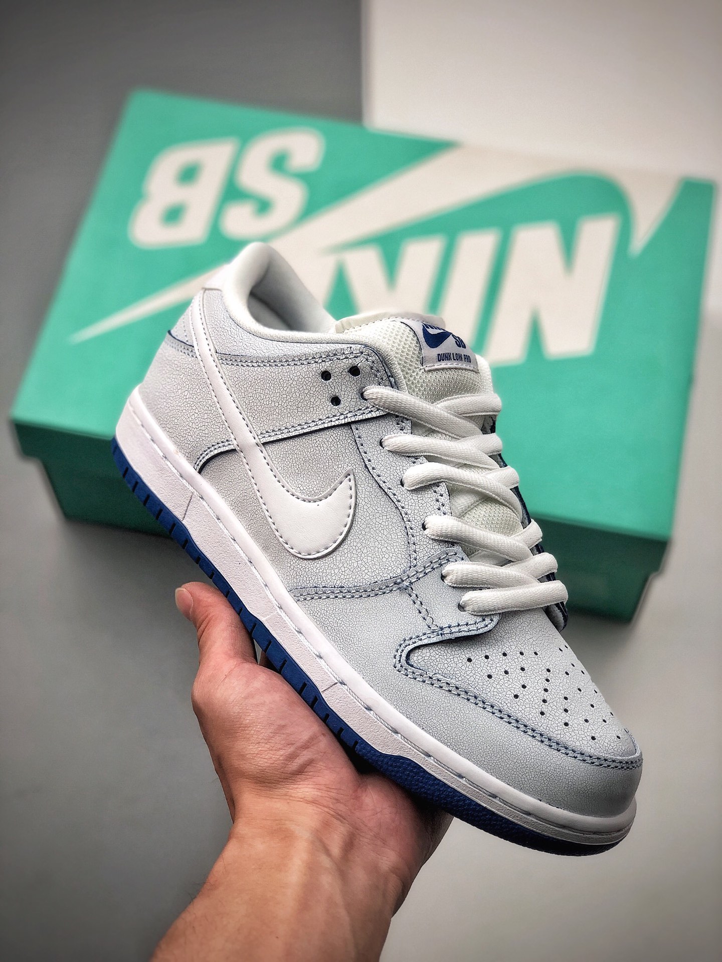NK SB DUNK LOW white and blue, crackle pattern, ice blue blue and white porcelain #customer-supplied private mold, inde…