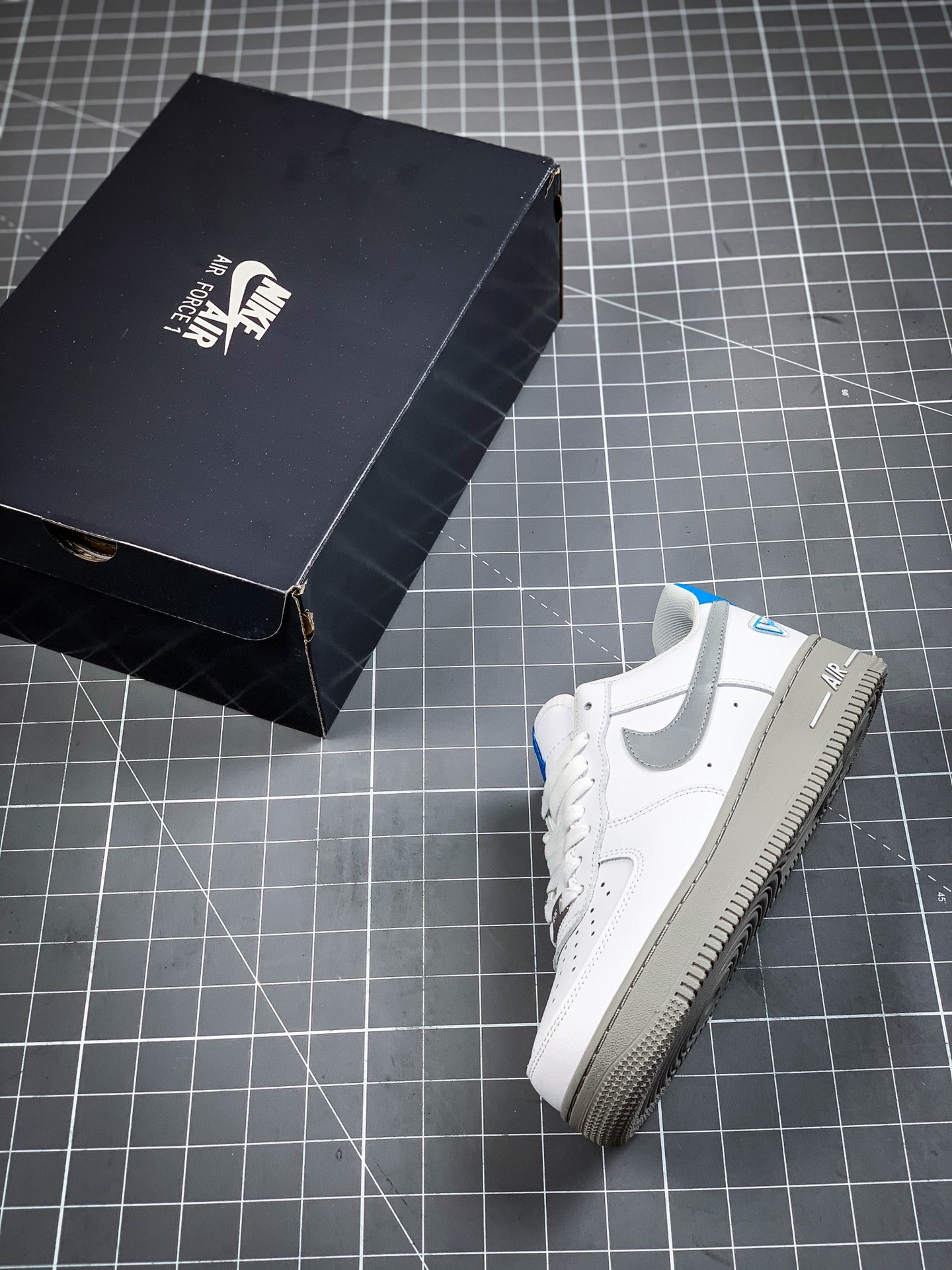 200 NBA名宿飞人卡特个人PE 公司级 Nike Air Force 1 Low 白湖蓝 配色 空军一号CK5433-200