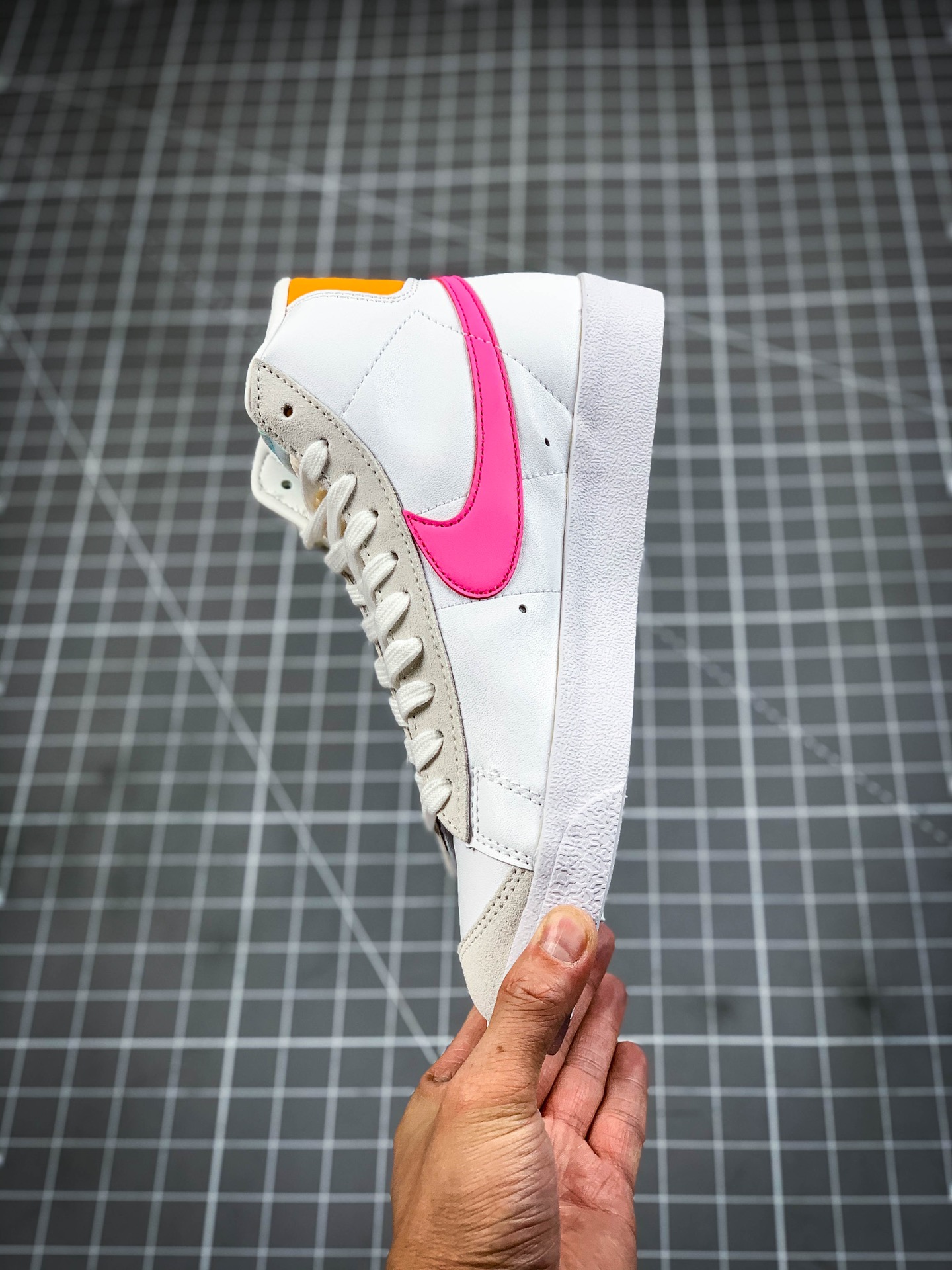 200  Nike Blazer MidVintage'77 白蓝粉 DA4295-100