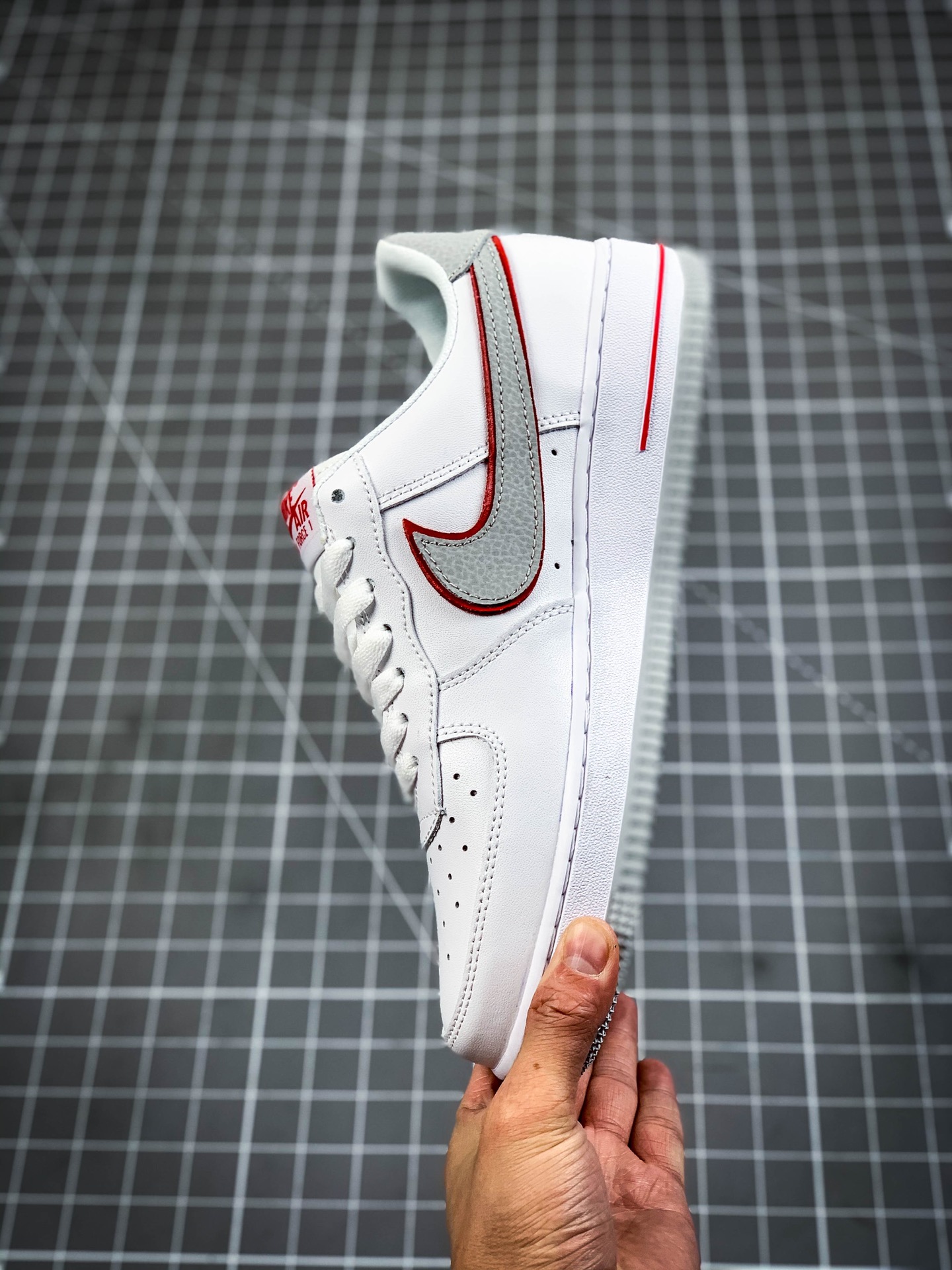 180 【新配色】公司级 Nike Air Force 1 “1号联名” 白灰红 空军一号休闲板鞋CJ1681-101