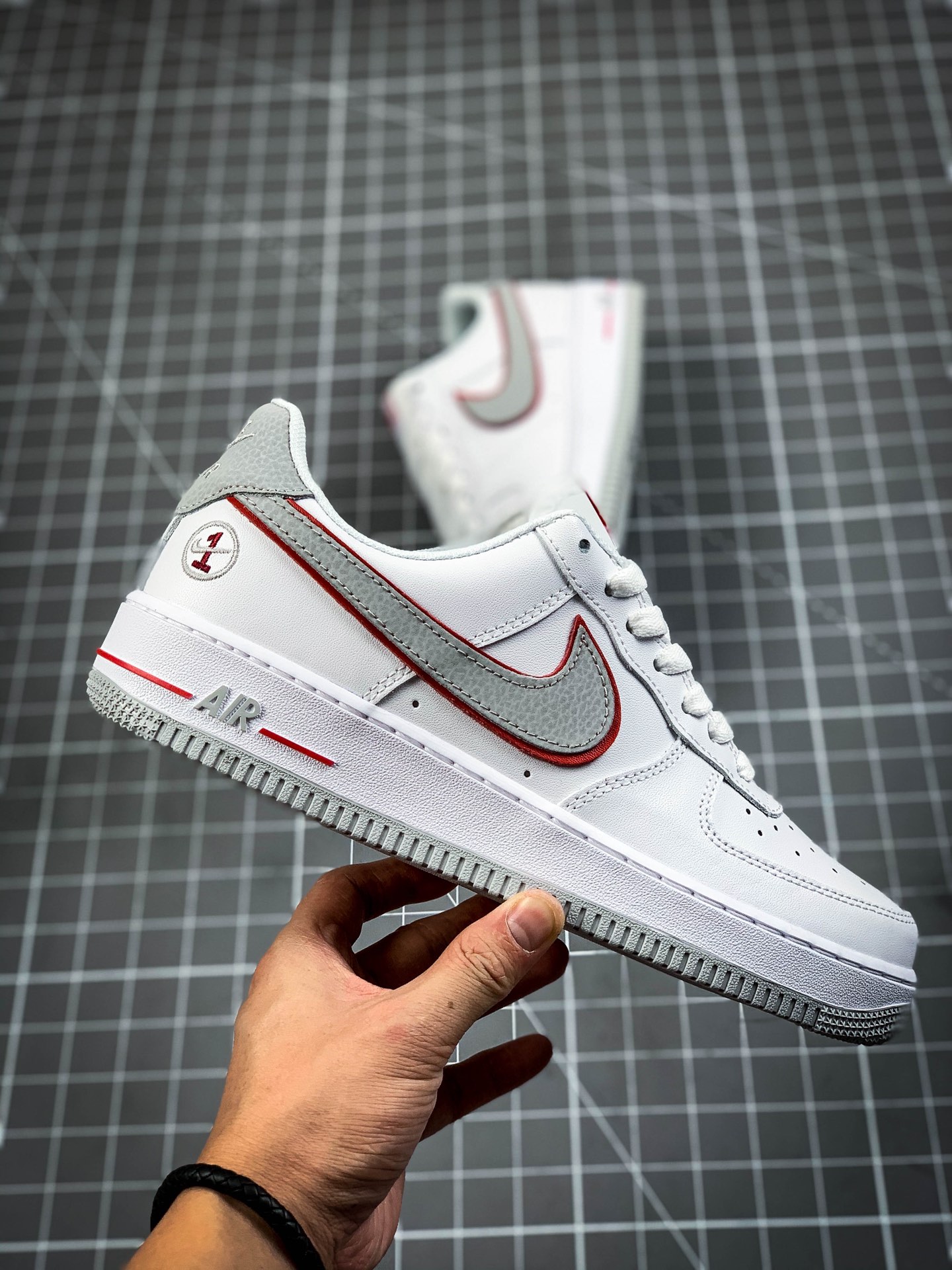 180 【新配色】公司级 Nike Air Force 1 “1号联名” 白灰红 空军一号休闲板鞋CJ1681-101