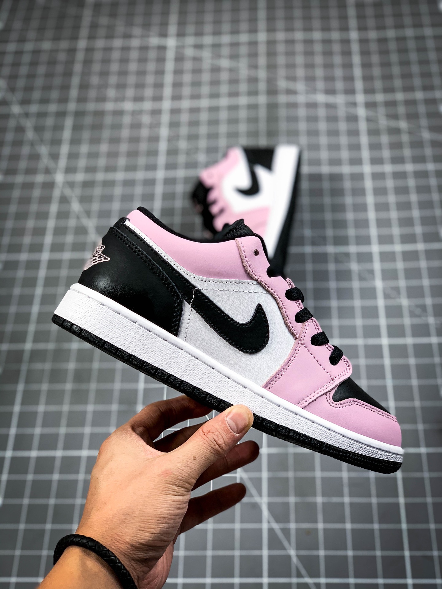 200 Air Jordan 1 Low 黑白粉 AJ1乔1低帮休闲板鞋 554723-601