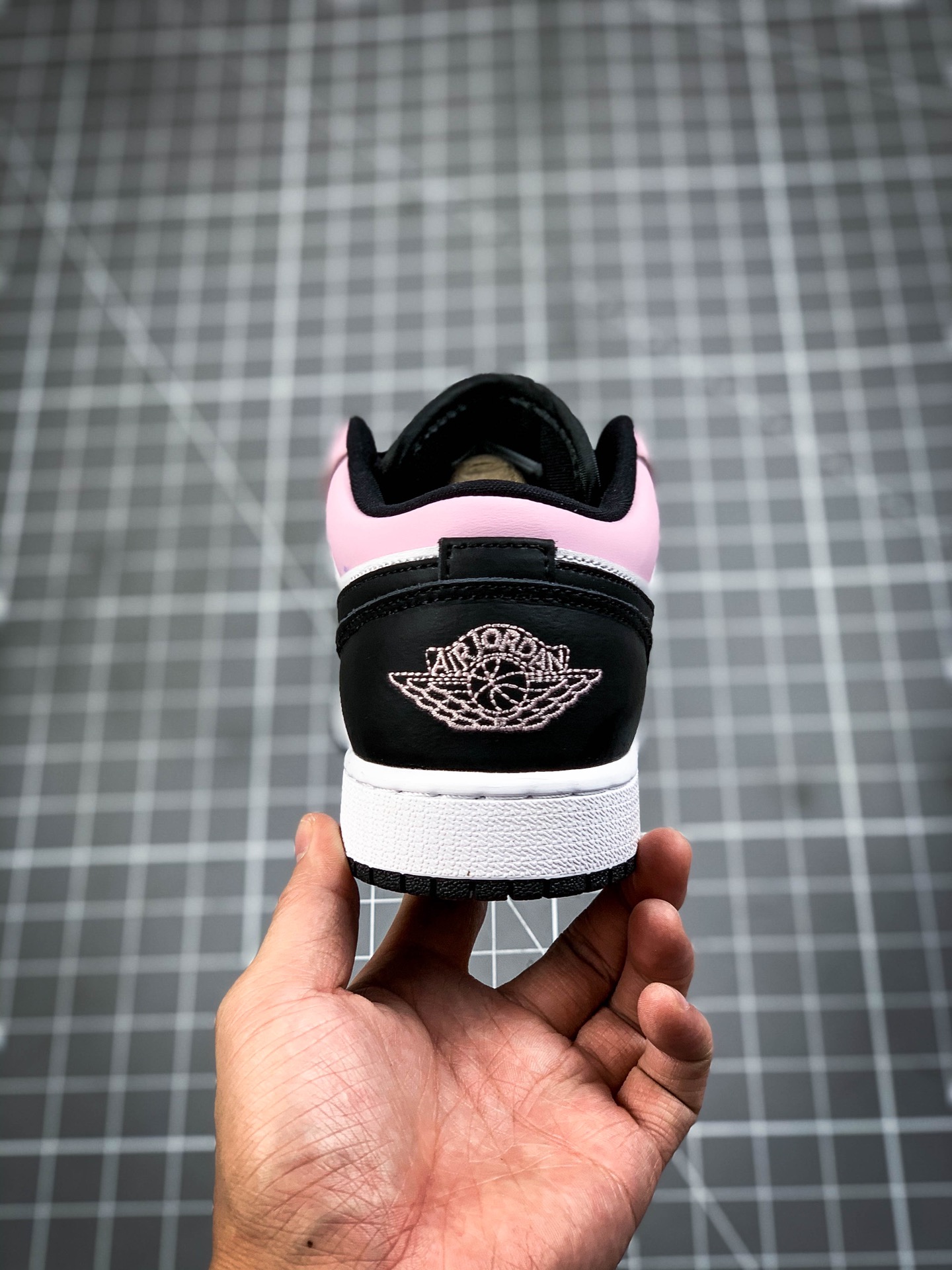 200 Air Jordan 1 Low 黑白粉 AJ1乔1低帮休闲板鞋 554723-601