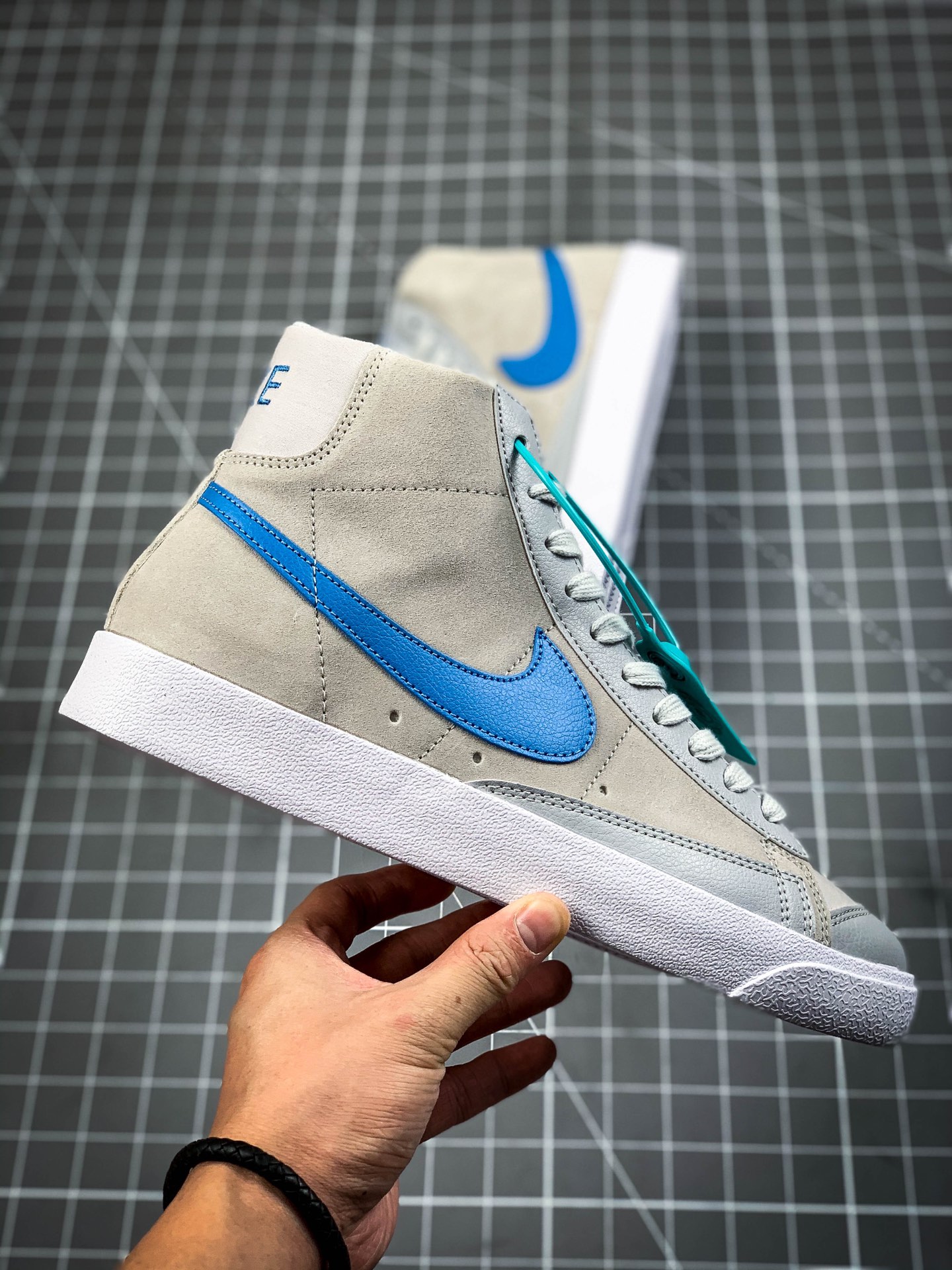 180 公司级 Nike Blazer Mid QS HH 开拓者高帮百搭休闲板鞋 CV8927-001
