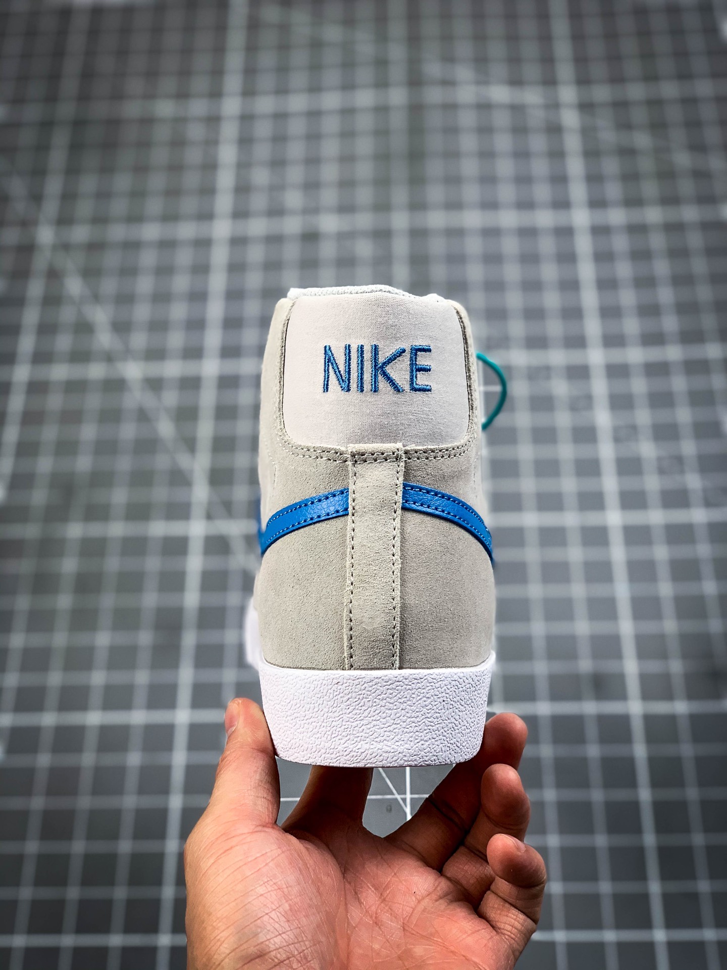 180 公司级 Nike Blazer Mid QS HH 开拓者高帮百搭休闲板鞋 CV8927-001