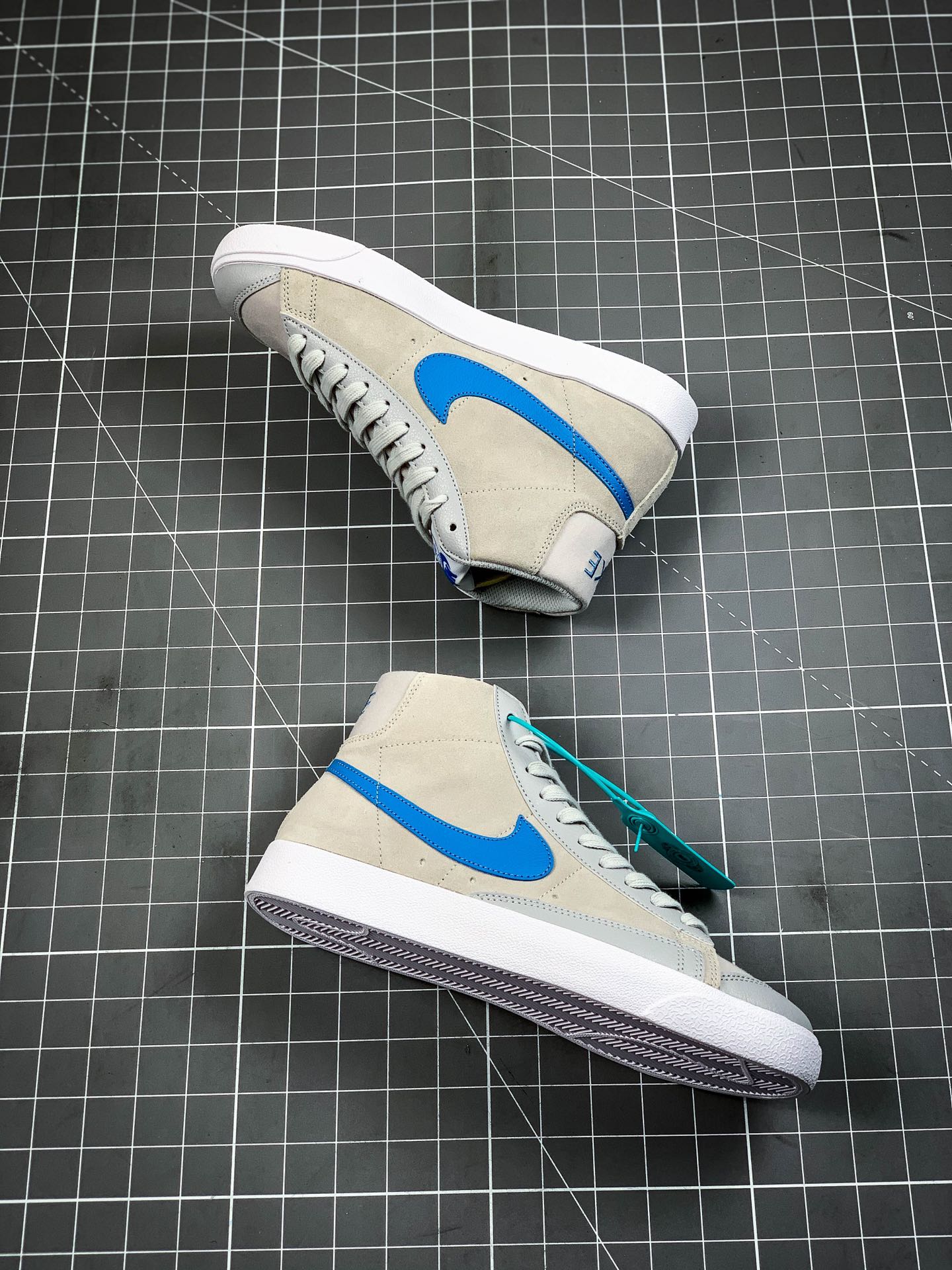180 公司级 Nike Blazer Mid QS HH 开拓者高帮百搭休闲板鞋 CV8927-001