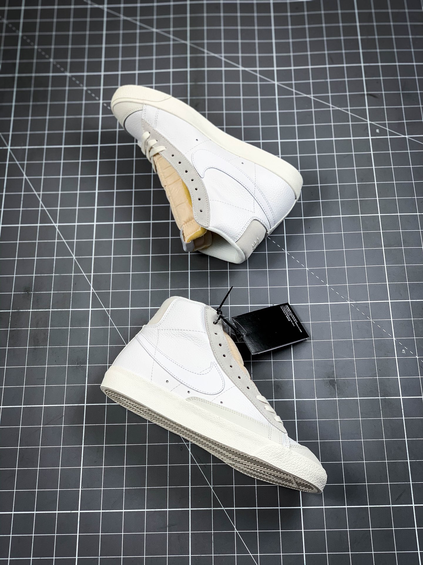 190 耐克开拓者高帮板鞋  Nike BLAZER MID’77 SS 2020秋季新款运动鞋高帮板鞋 CW7583-100