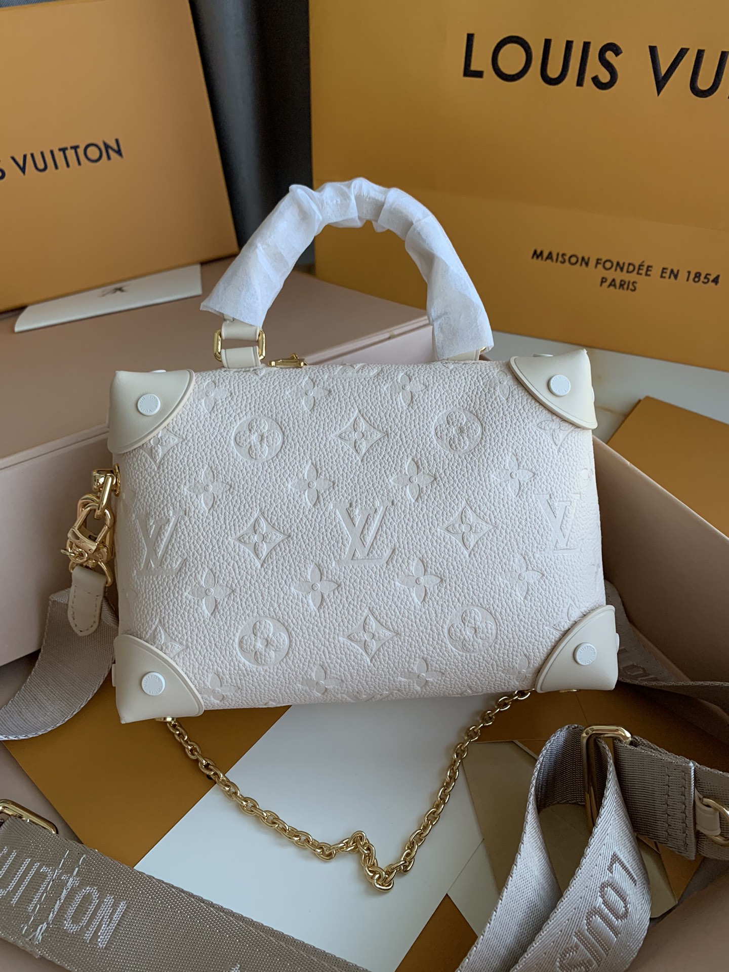 Louis Vuitton Haute Couture Haute Couture Ready-to-Wear Clothing Dress 2