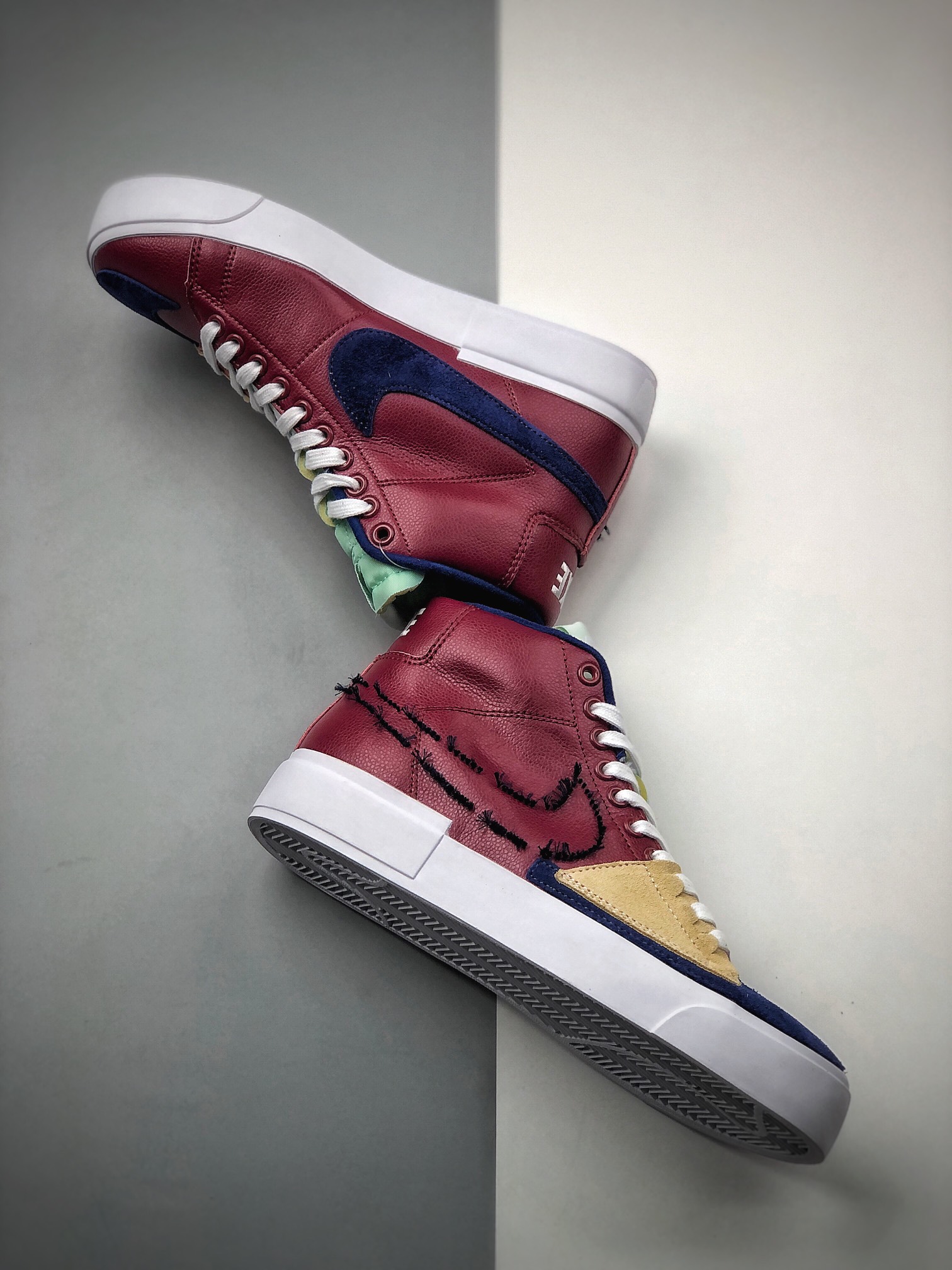 240  Nike SB Blazer Mid Edge “Team Red” 解构拆钩补丁风开拓者高帮 拼接彩色DA2189-600