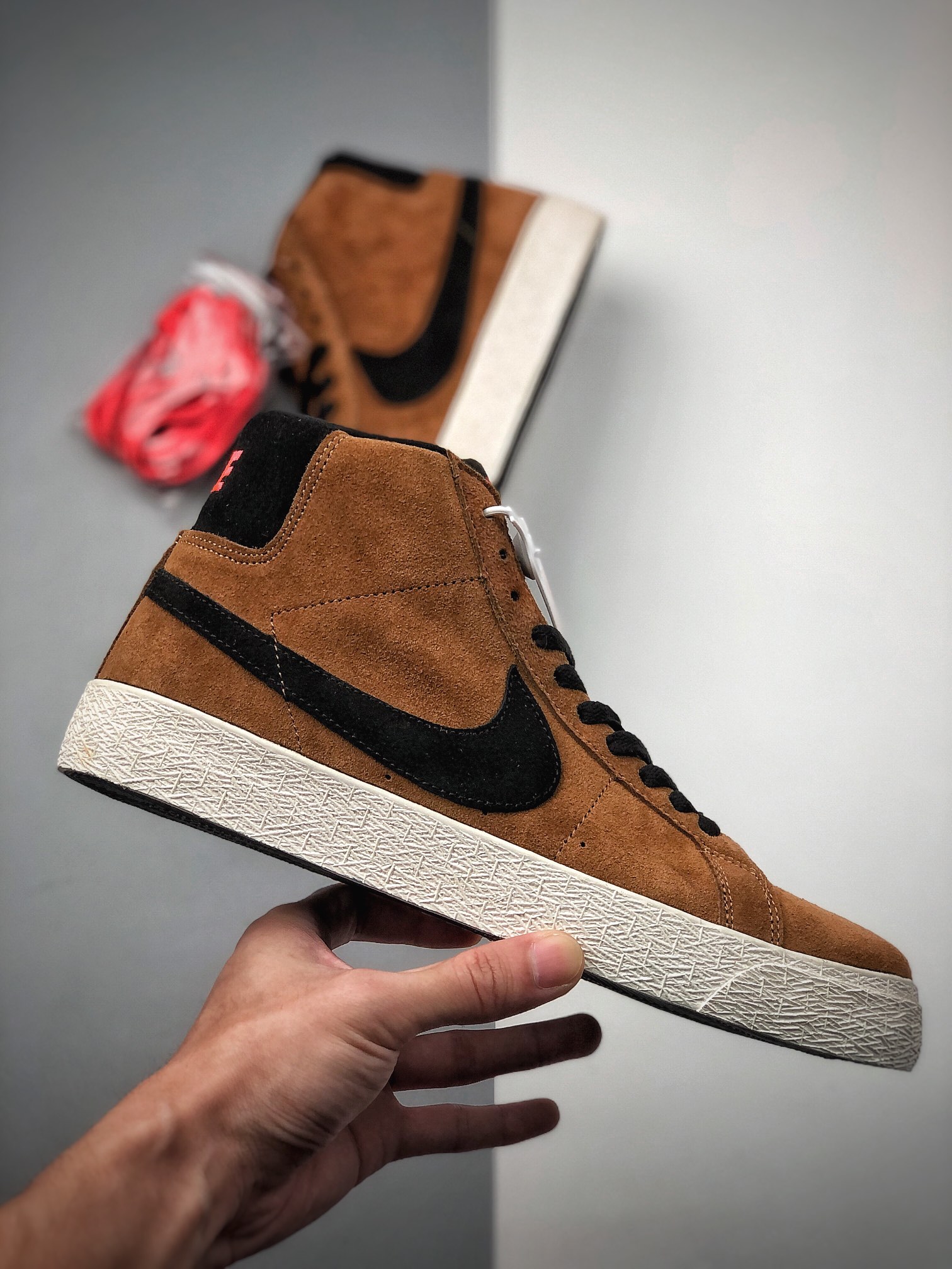 180  Nike SB Blazer Mid 经典开拓者木屑纹中帮百搭休闲运动板鞋 864349-202