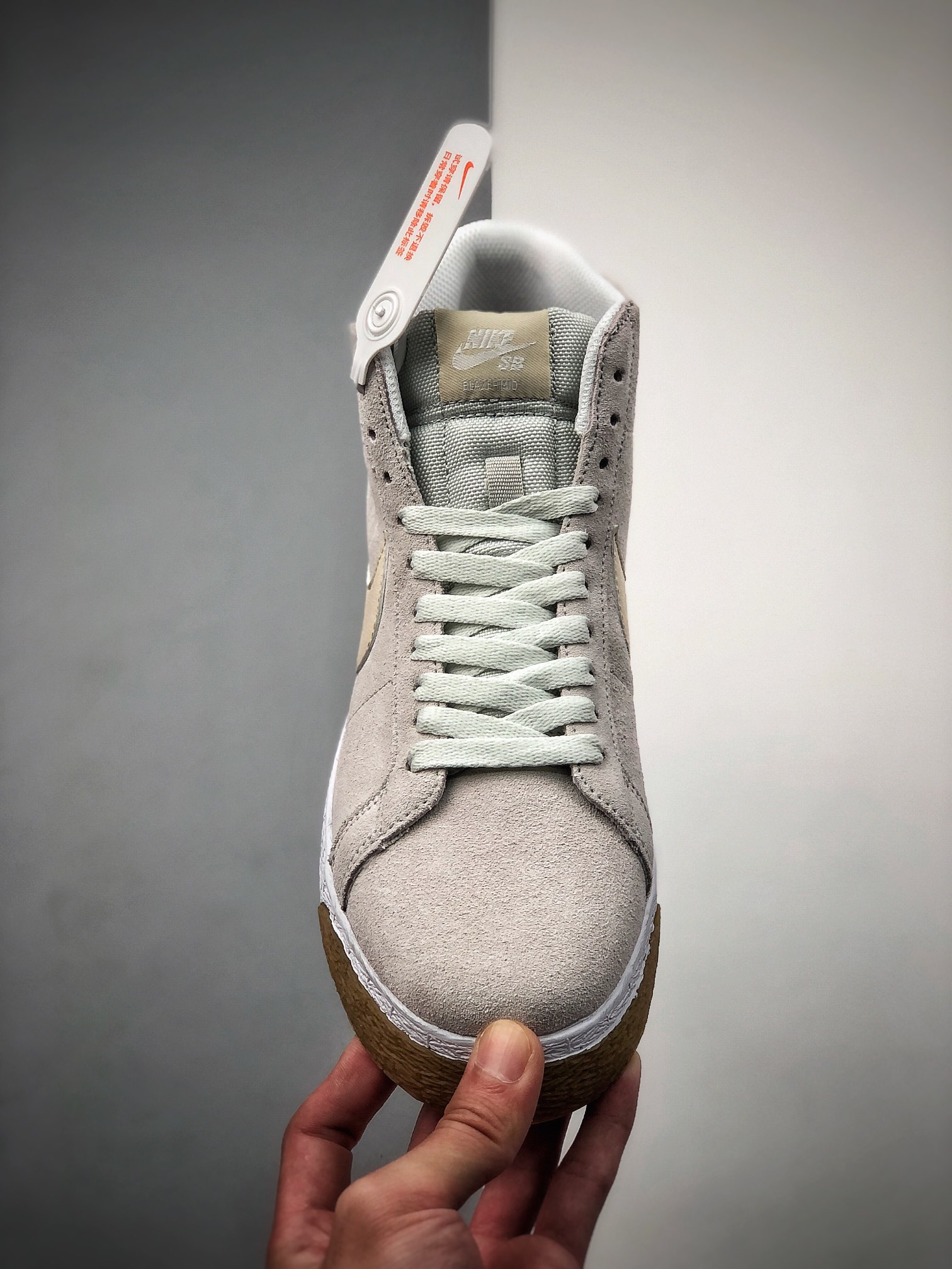180 耐克Nike SB Blazer Mid 经典开拓者木屑纹中帮百搭休闲运动板鞋 货号：864349-005