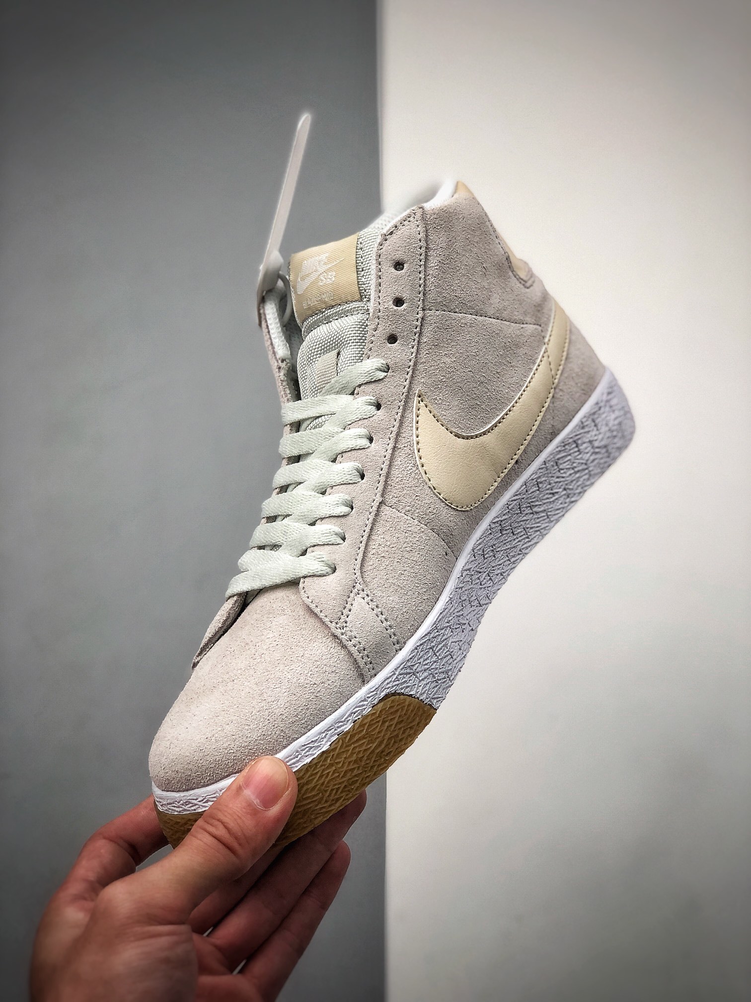 180 耐克Nike SB Blazer Mid 经典开拓者木屑纹中帮百搭休闲运动板鞋 货号：864349-005