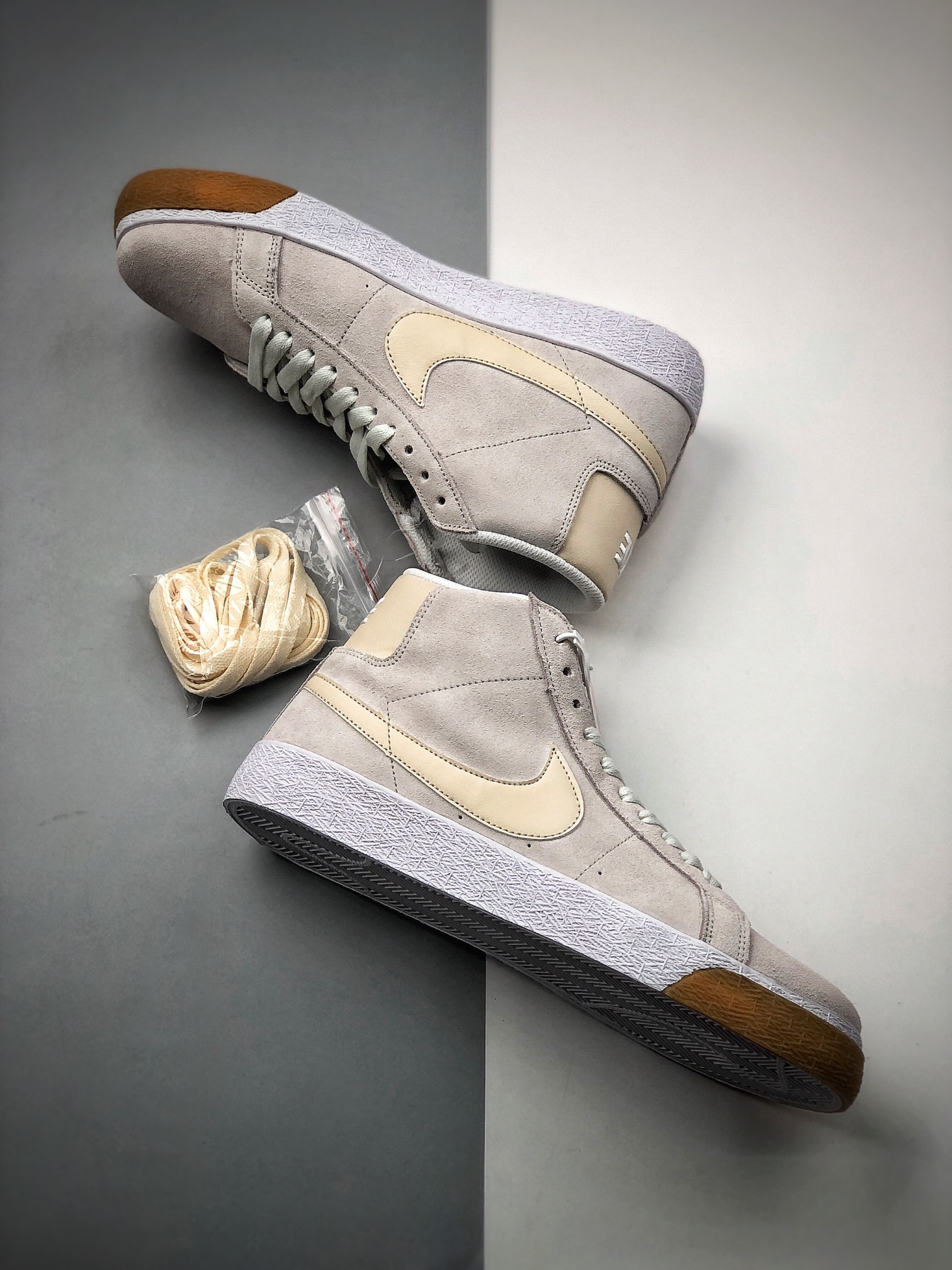 180 耐克Nike SB Blazer Mid 经典开拓者木屑纹中帮百搭休闲运动板鞋 货号：864349-005