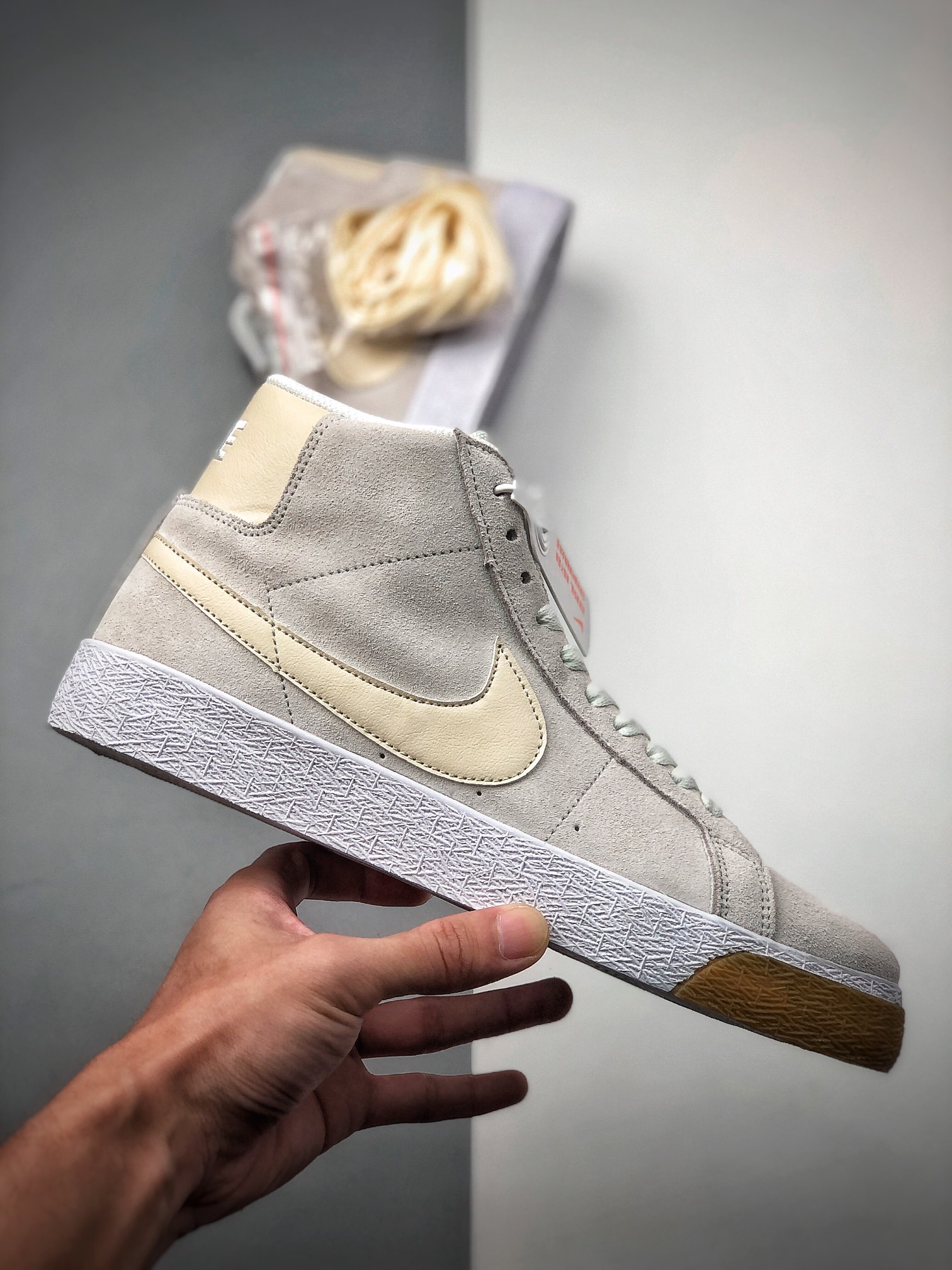 180 耐克Nike SB Blazer Mid 经典开拓者木屑纹中帮百搭休闲运动板鞋 货号：864349-005