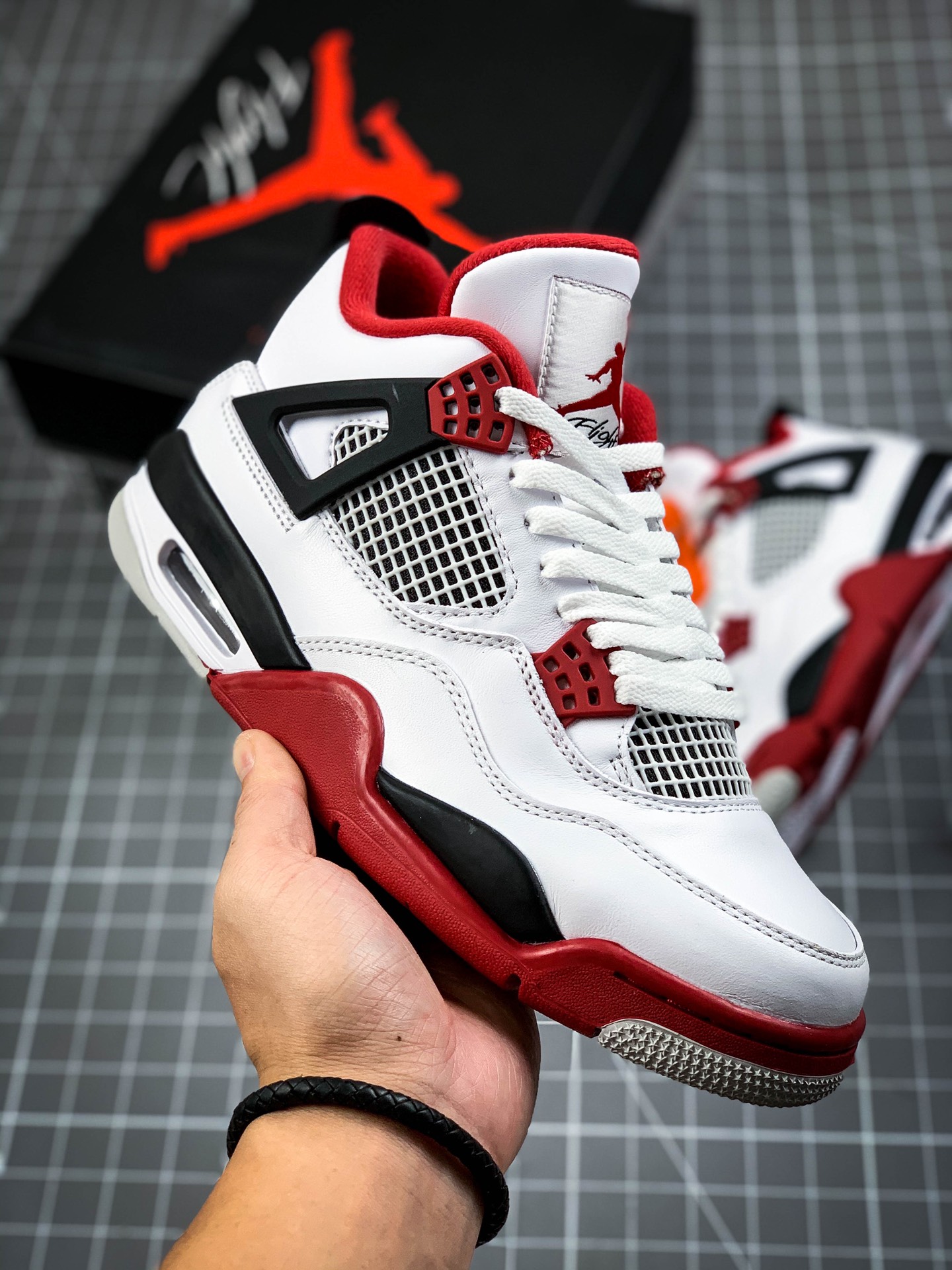 400 Air Jordan 4 Retro AJ4/乔4代中帮复古休闲运动文化篮球鞋 DC7770-160