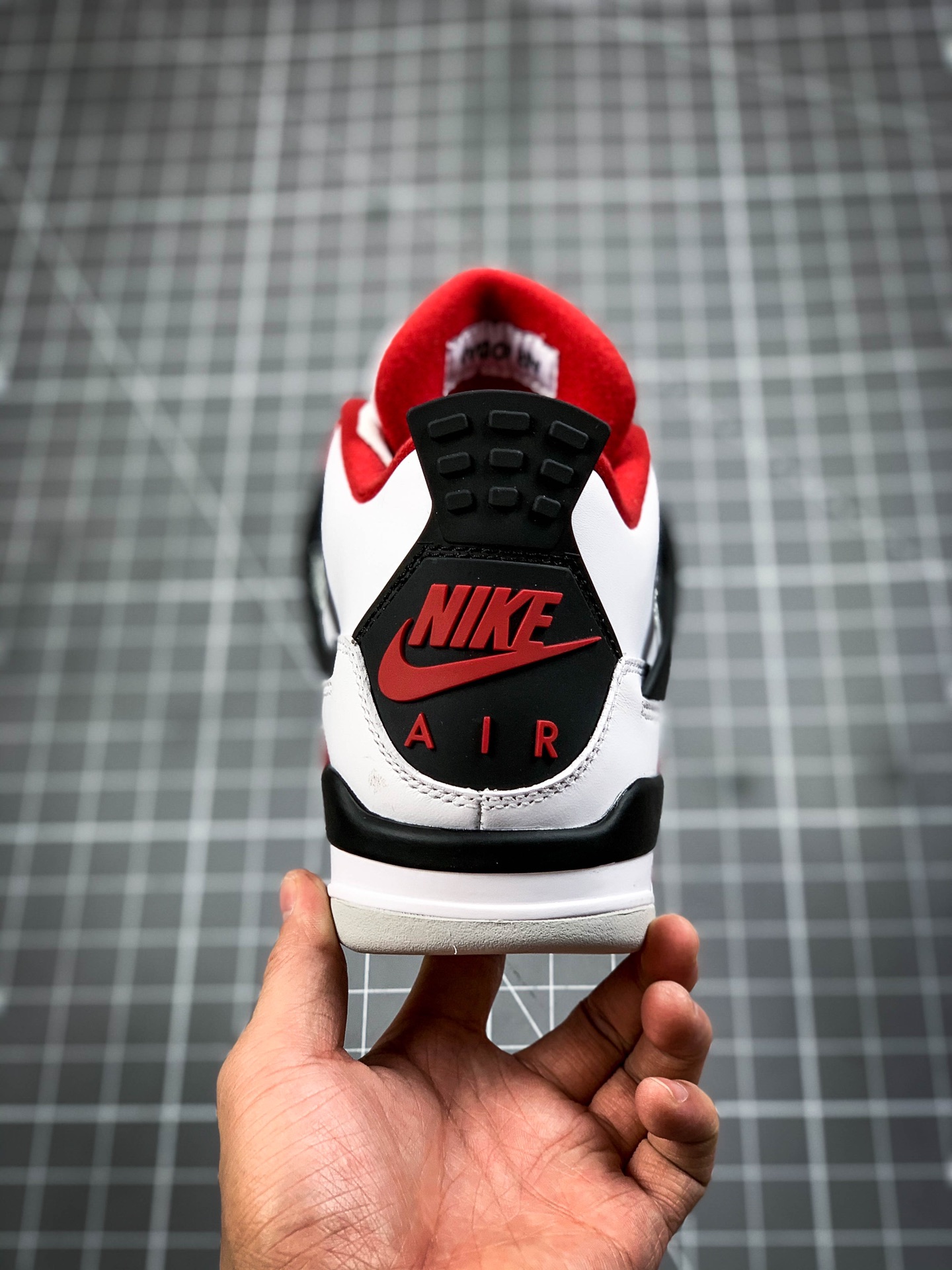 400 Air Jordan 4 Retro AJ4/乔4代中帮复古休闲运动文化篮球鞋 DC7770-160