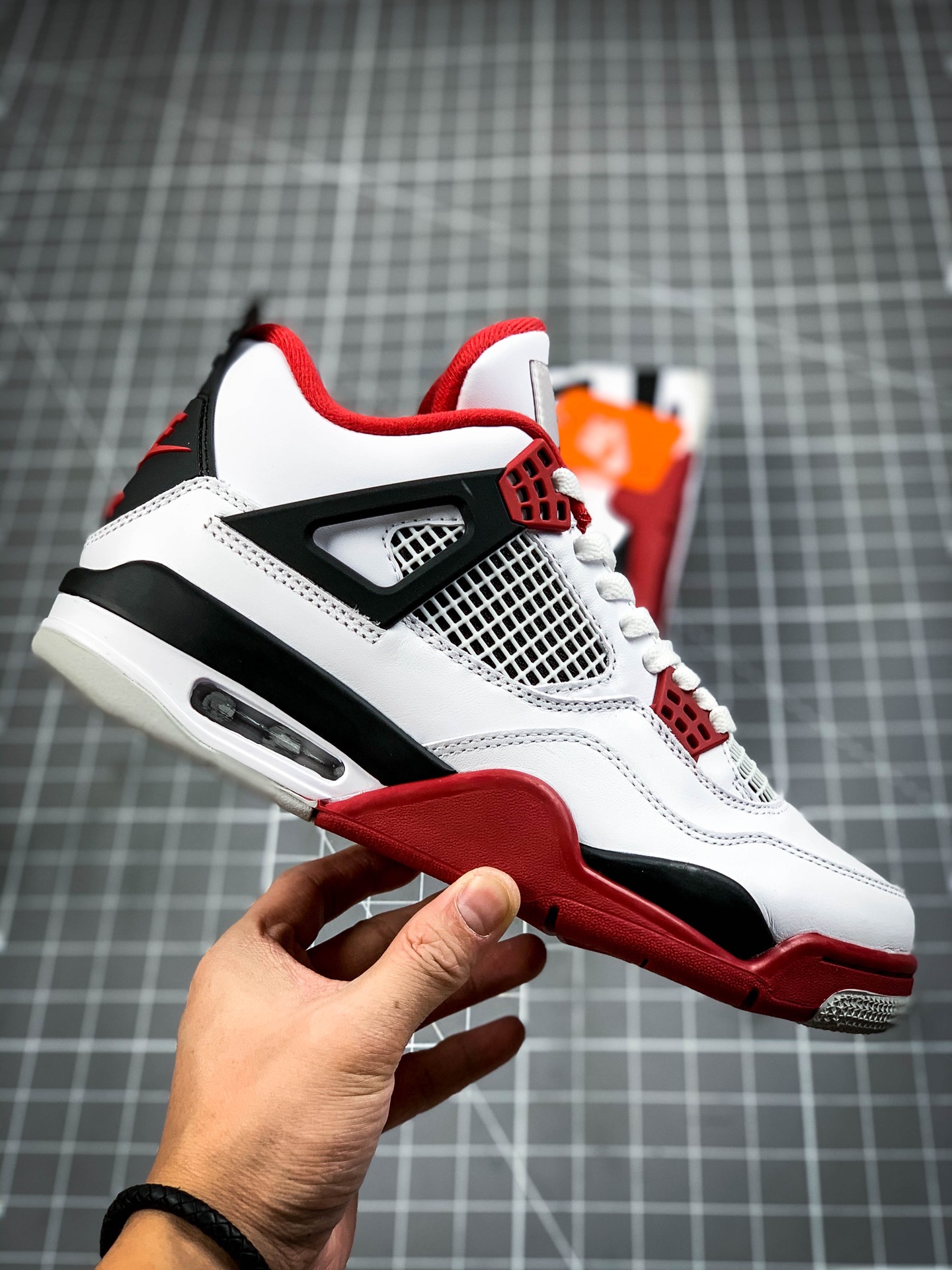 400 Air Jordan 4 Retro AJ4/乔4代中帮复古休闲运动文化篮球鞋 DC7770-160