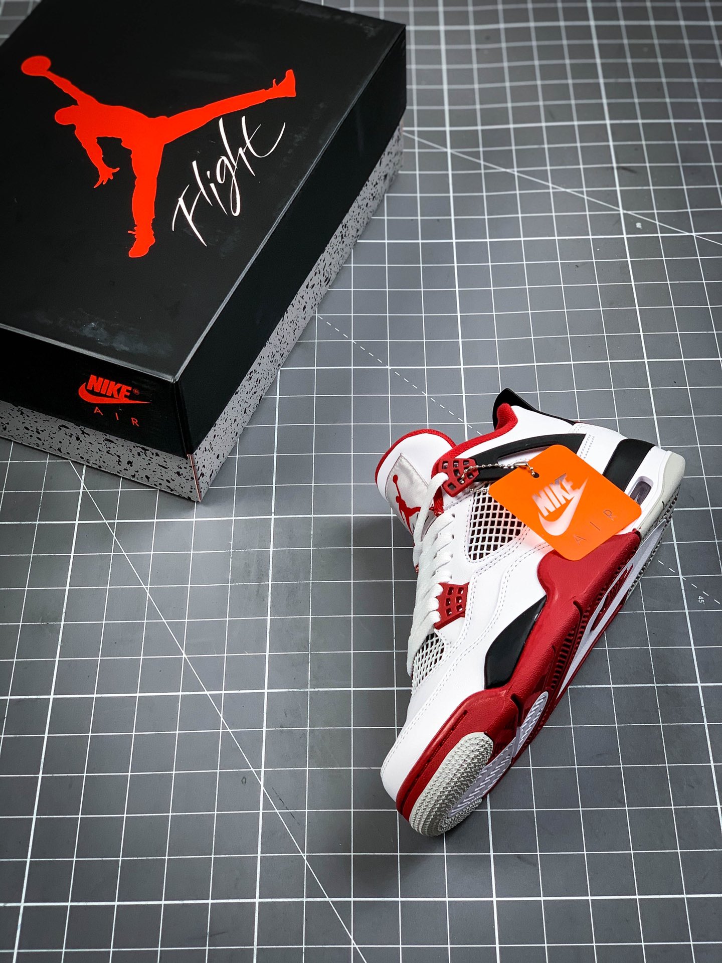 400 Air Jordan 4 Retro AJ4/乔4代中帮复古休闲运动文化篮球鞋 DC7770-160