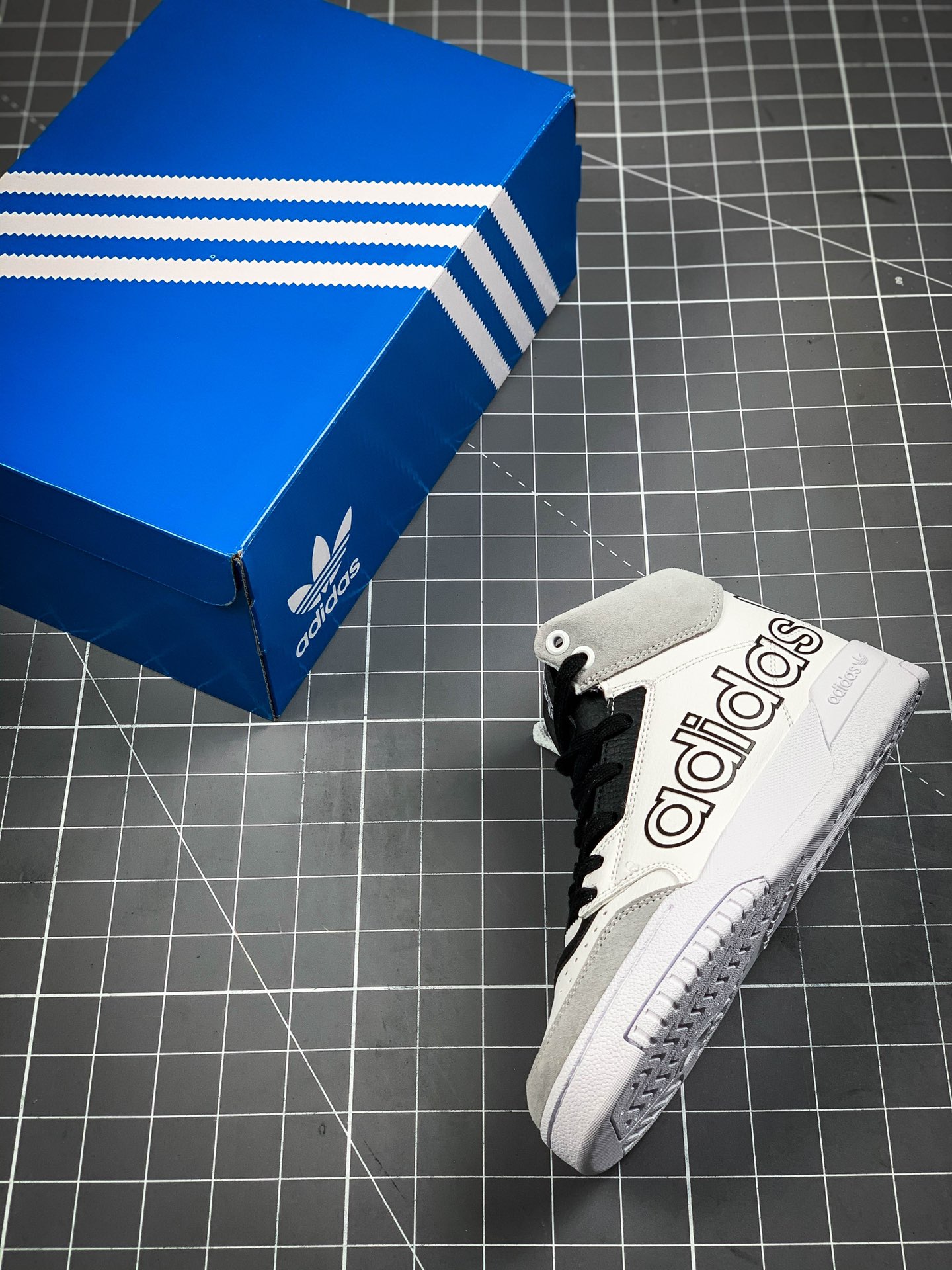 230 阿迪达斯/Adidas 公司级ADIDAS FORUM MID LOW经典复古高帮板鞋 男女潮鞋皮面休闲鞋男