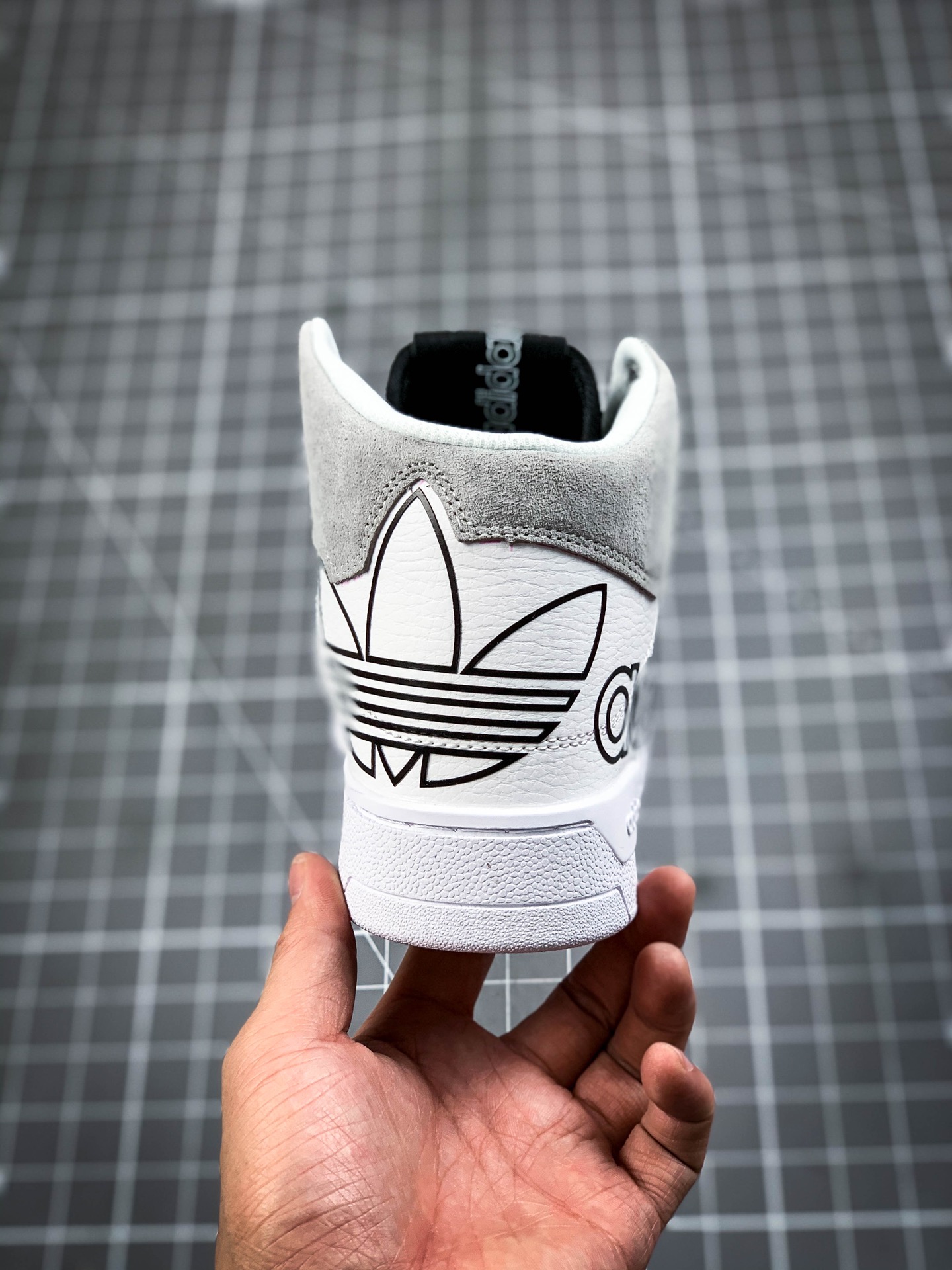 230 阿迪达斯/Adidas 公司级ADIDAS FORUM MID LOW经典复古高帮板鞋 男女潮鞋皮面休闲鞋男