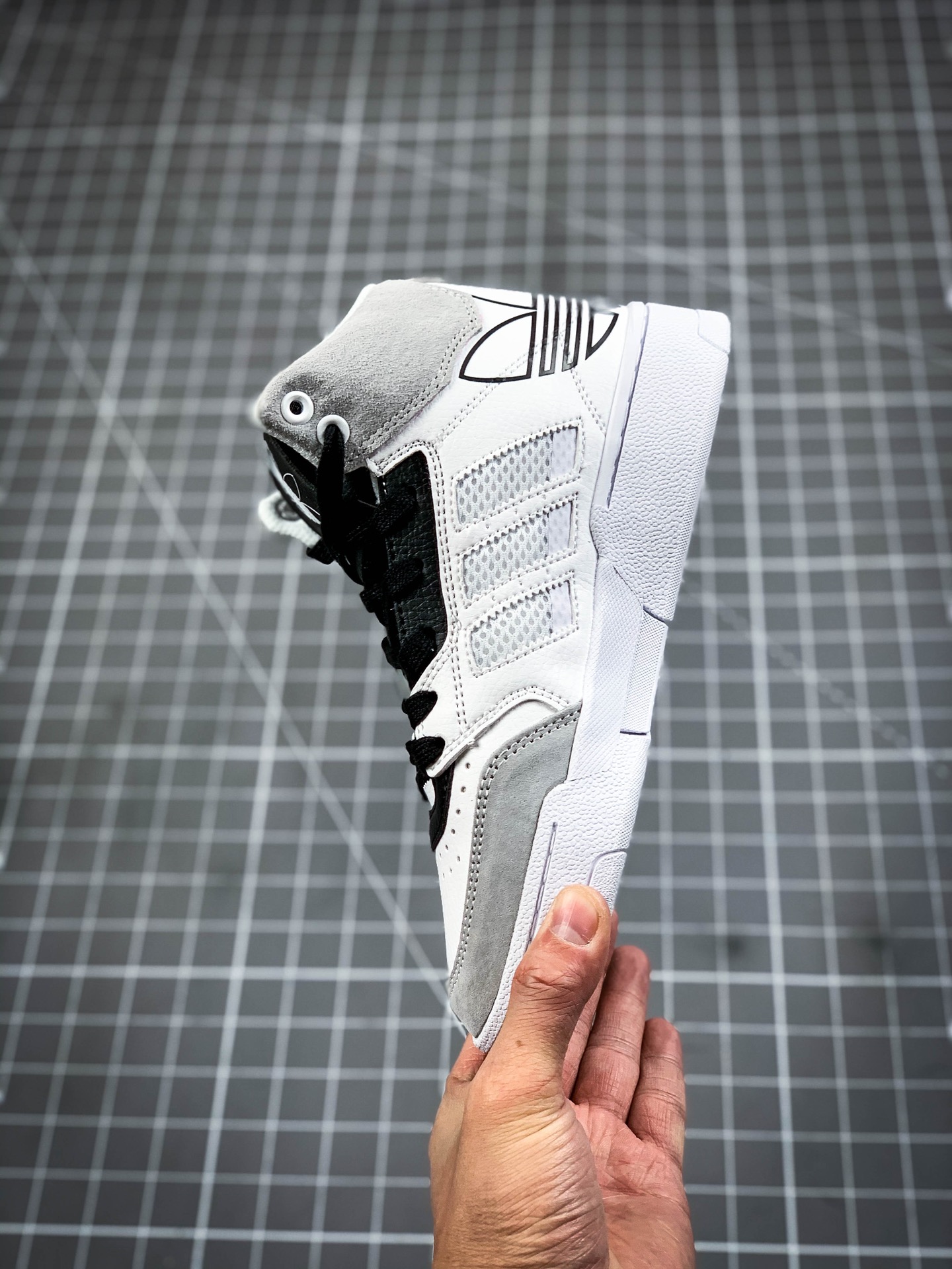 230 阿迪达斯/Adidas 公司级ADIDAS FORUM MID LOW经典复古高帮板鞋 男女潮鞋皮面休闲鞋男