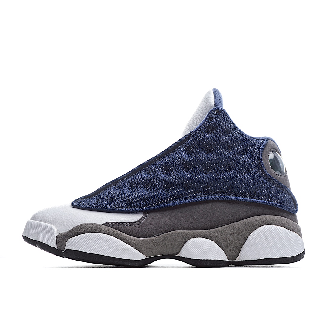 I0 经典的元年配色，复刻回归Air Jordan 13 Retro”Flint” 灰白海军蓝 迈克尔·乔丹AJ13代复古中帮文化休闲运动篮球鞋。官方