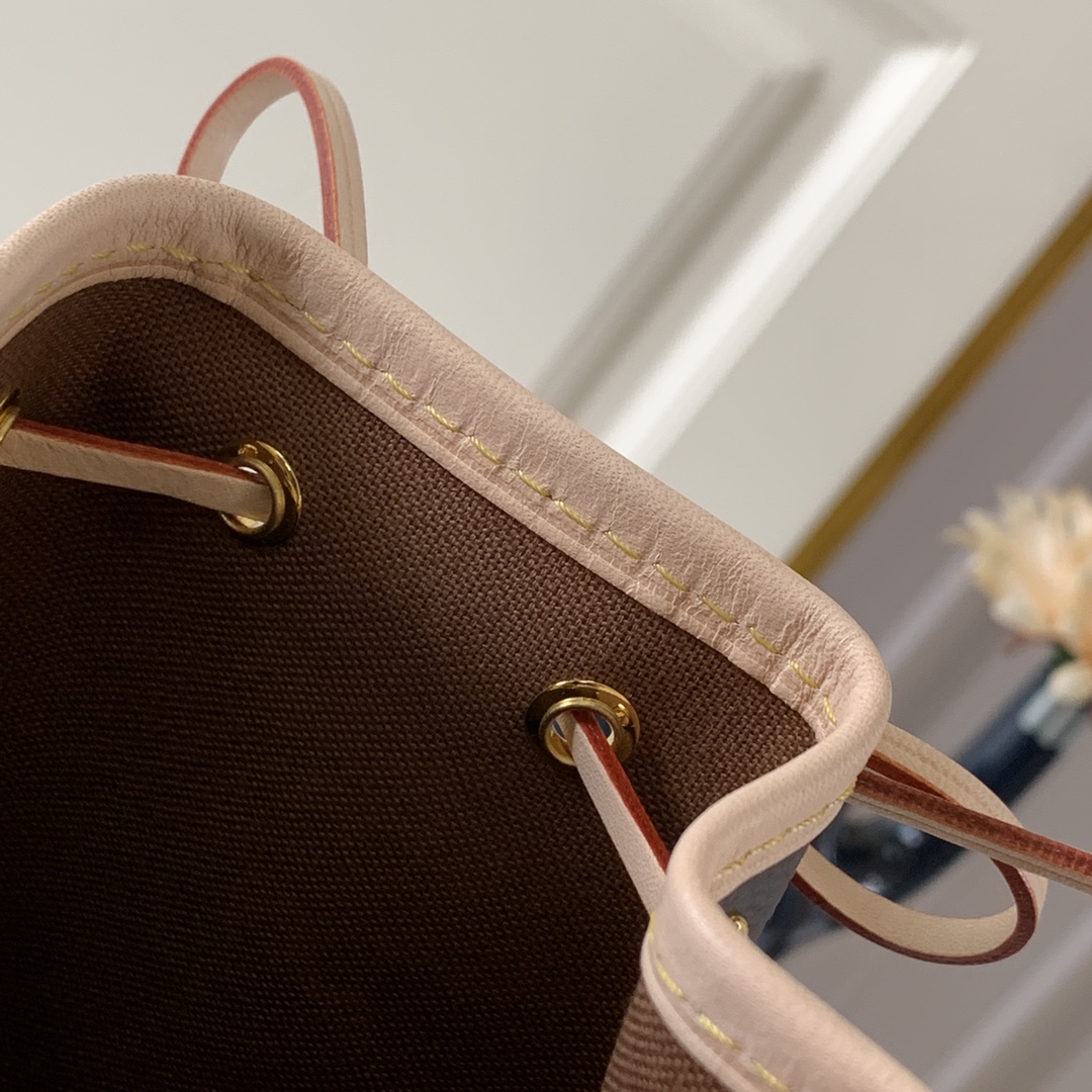 LOUIS VUITTON M41346 Bag