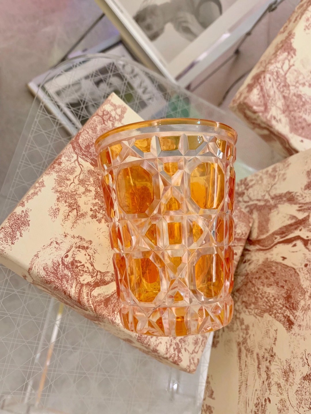 Dior水晶杯 杯控速来 家具系列全网 让生活更有仪式感 2000➕入手 手工雕刻棱纹 简直不要太美 喝水 喝咖啡 喝酒 4